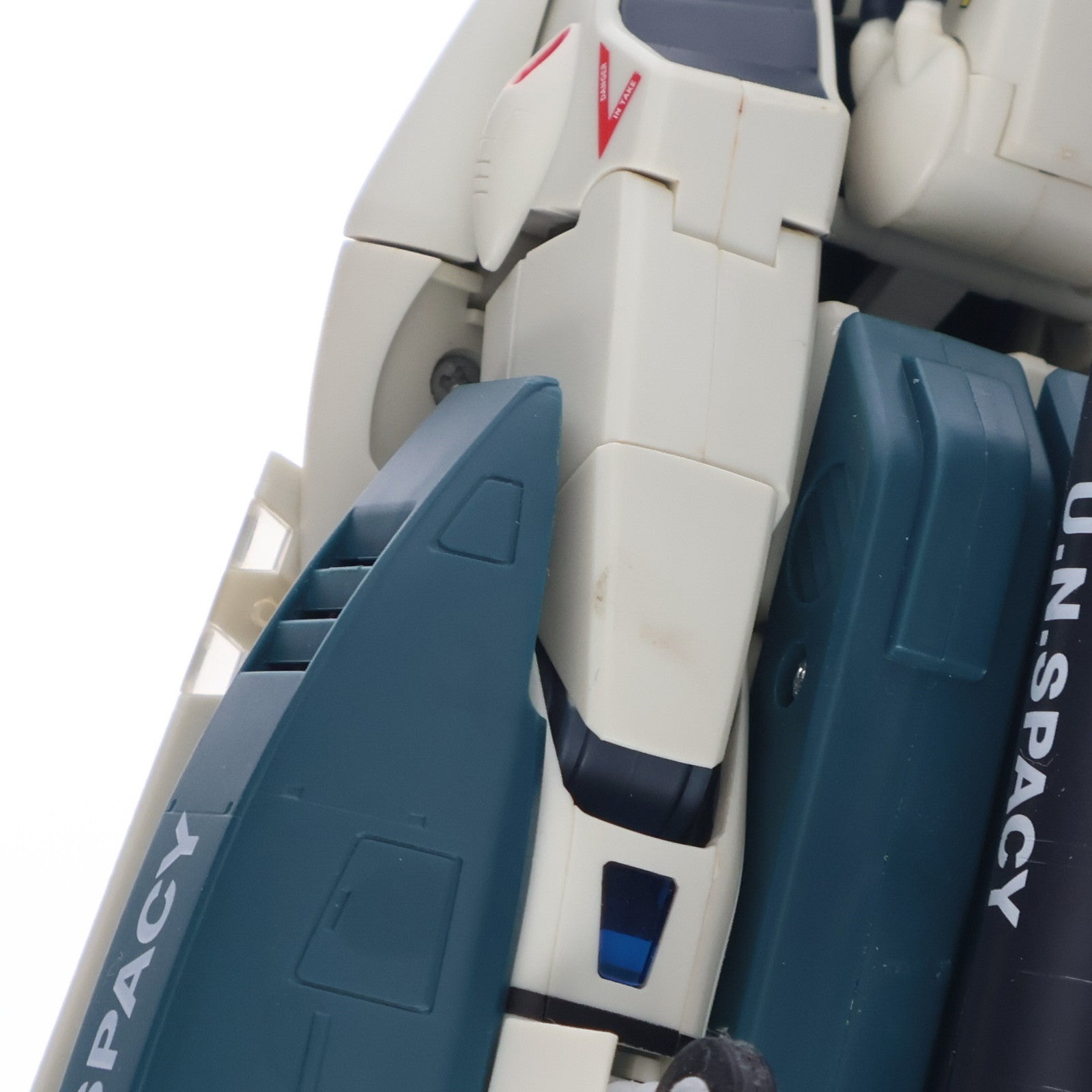 【中古即納】[TOY] 1/60 完全変形 VF-1S ロイ・フォッカー機 with スーパー&ストライクパーツプラス 超時空要塞マクロス 愛・おぼえていますか 完成トイ YAMATO(やまと)(20091216)