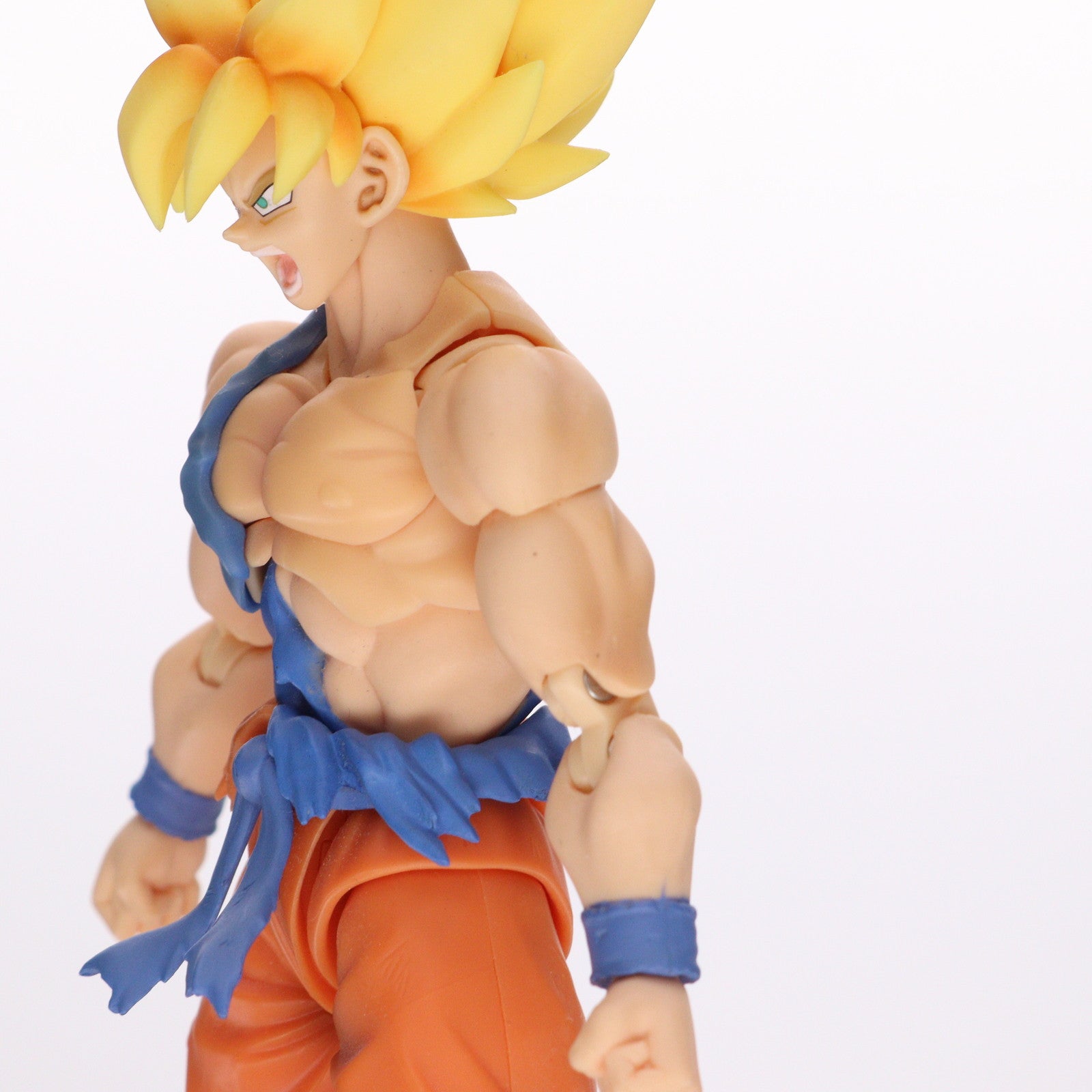 【中古即納】[FIG] S.H.Figuarts(フィギュアーツ) スーパーサイヤ人孫悟空 超戦士覚醒Ver. ドラゴンボールZ 完成品 可動フィギュア バンダイ(20160610)