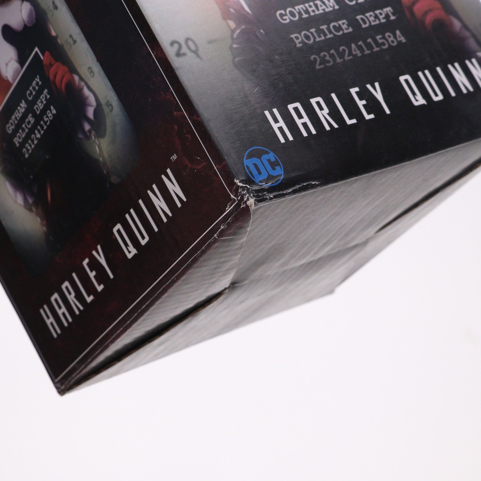 【中古即納】[FIG] ミニバスト 逮捕記録ショット #01 ハーレイ・クイン DCコミックス 完成品 フィギュア CRYPTOZOIC(クリプトゾイック)(20230426)