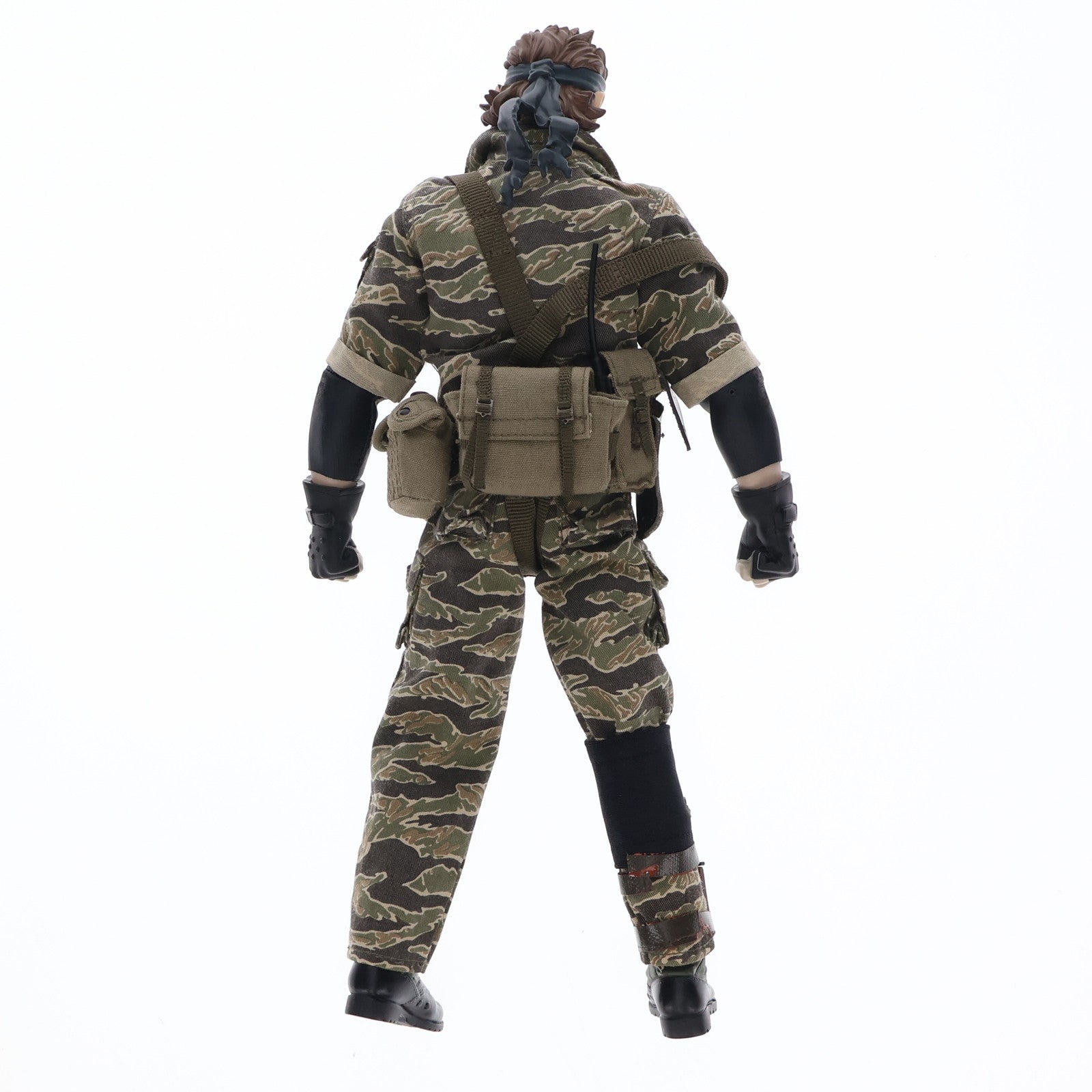 【中古即納】[FIG] リアルアクションヒーローズ No.212 RAH ネイキッド・スネーク METAL GEAR SOLID 3: SNAKE EATER(メタルギア ソリッド3 スネークイーター) 完成品 可動フィギュア メディコム・トイ(20041231)