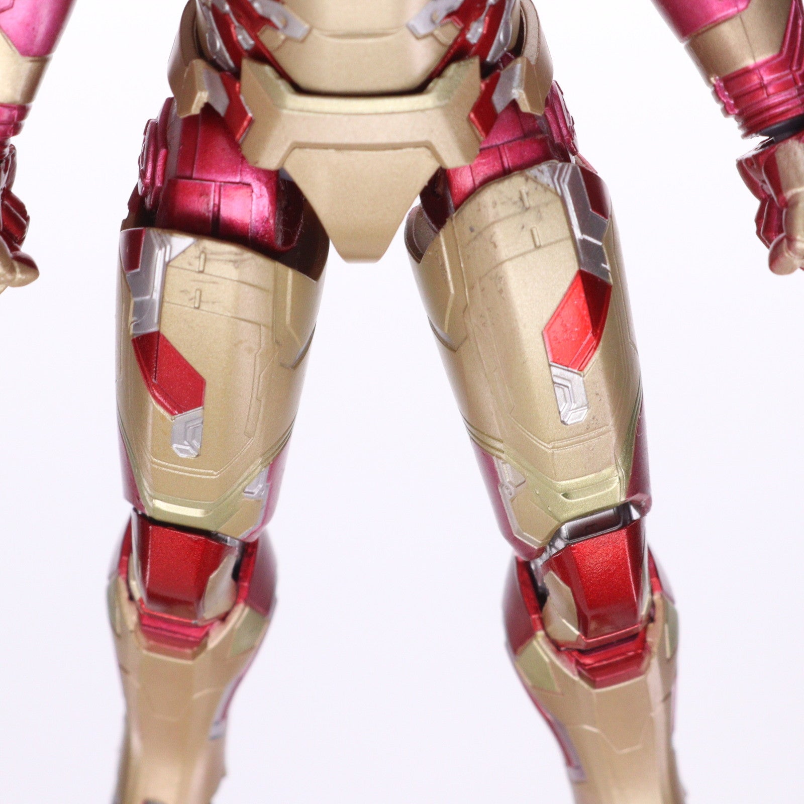 【中古即納】[FIG] S.H.Figuarts(フィギュアーツ) アイアンマン マーク42 アイアンマン3 完成品 可動フィギュア バンダイ(20140920)