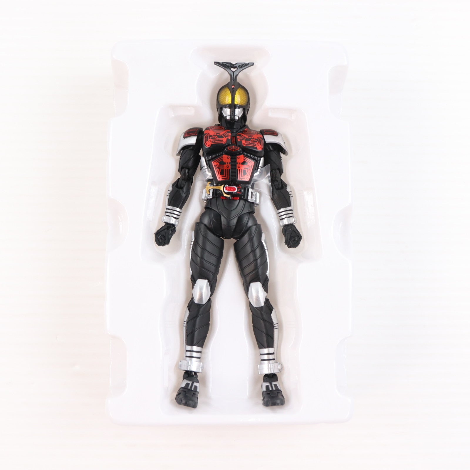 【中古即納】[FIG] 魂ネイション2016開催記念 S.H.Figuarts(フィギュアーツ) 真骨彫製法 仮面ライダーダークカブト 仮面ライダーカブト 完成品 可動フィギュア バンダイ(20161028)