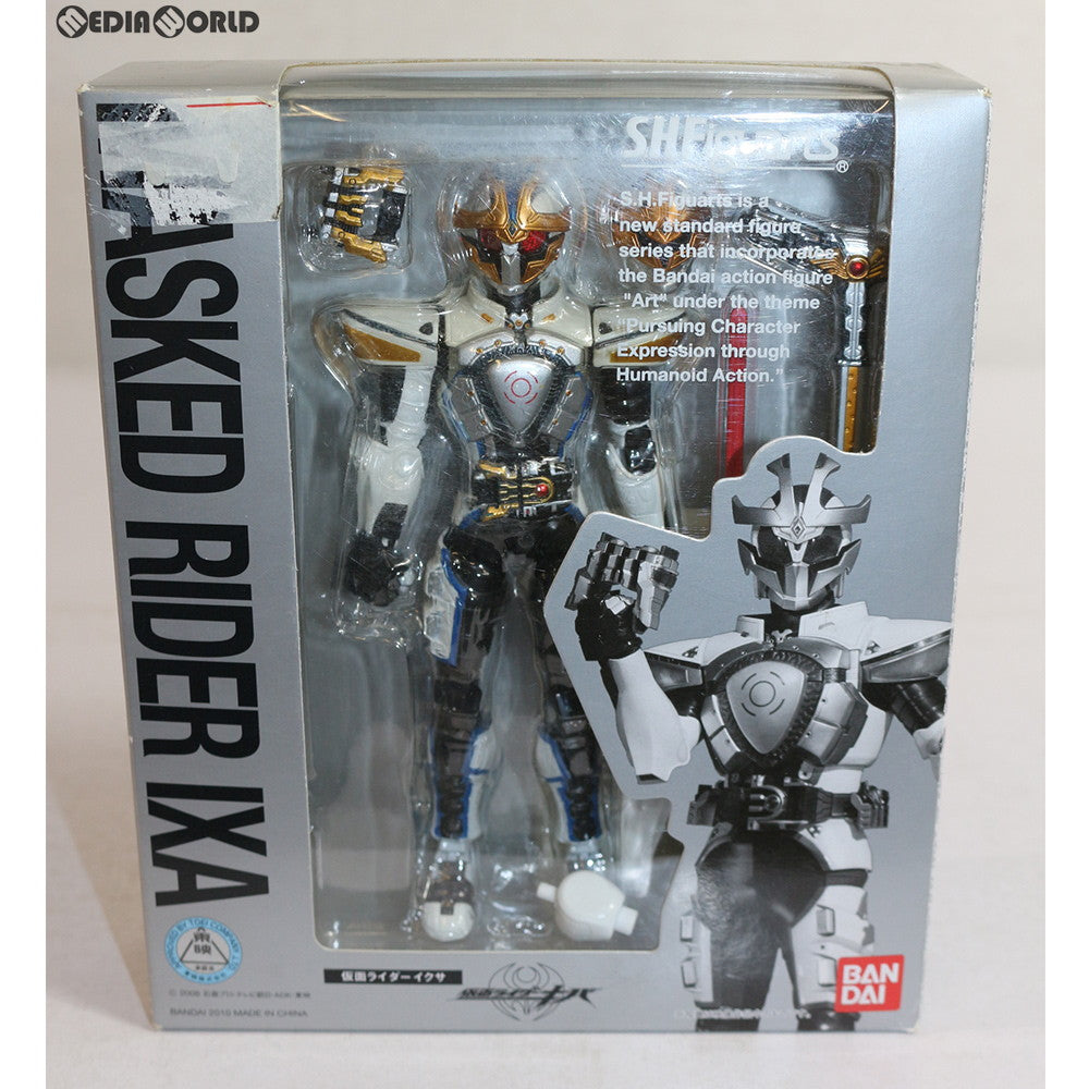 【中古即納】[FIG] S.H.Figuarts(フィギュアーツ) 仮面ライダーイクサ 仮面ライダーキバ 完成品 フィギュア バンダイ(20100123)