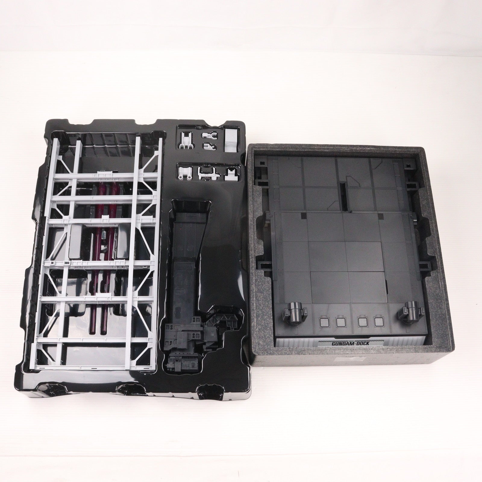 【中古即納】[FIG] DX超合金 RX-78F00 GUNDAM 機動戦士ガンダム 完成品 可動フィギュア プレミアムバンダイ&GUNDAM FACTORY YOKOHAMA限定 バンダイスピリッツ(20231231)