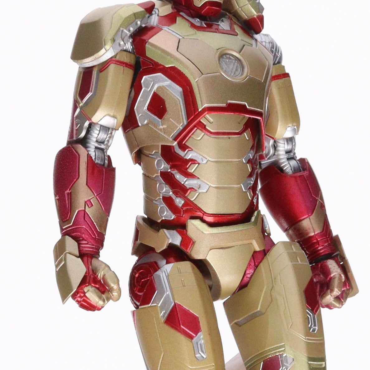 【中古即納】[FIG] S.H.Figuarts(フィギュアーツ) アイアンマン マーク42 アイアンマン3 完成品 可動フィギュア バンダイ(20140920)