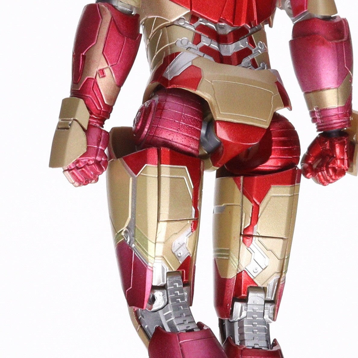 【中古即納】[FIG] S.H.Figuarts(フィギュアーツ) アイアンマン マーク42 アイアンマン3 完成品 可動フィギュア バンダイ(20140920)