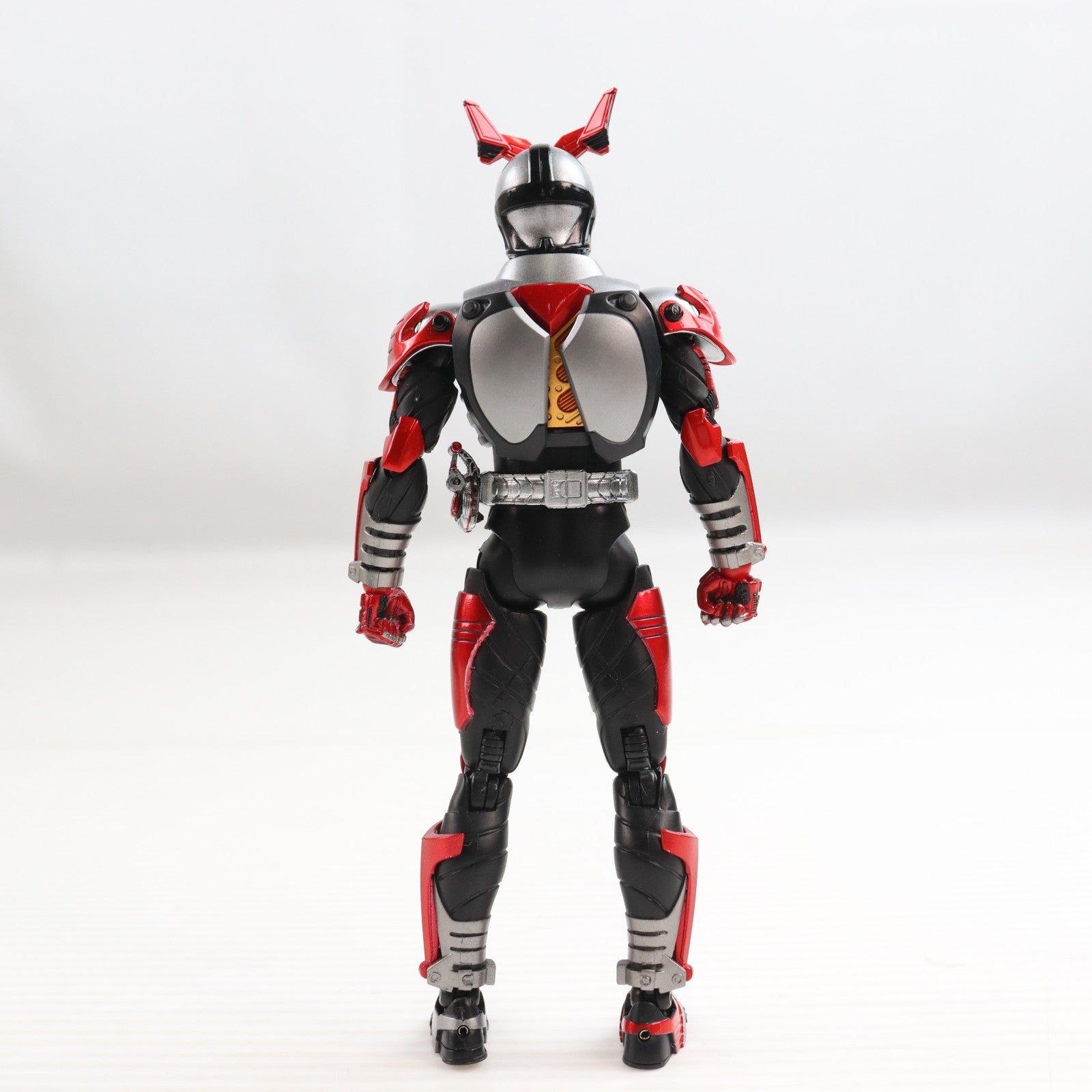 【中古即納】[FIG] スリーブ無し CTM会員限定 S.H.Figuarts(フィギュアーツ) 真骨彫製法 仮面ライダーカブト ハイパーフォーム 真骨彫製法 10th Anniversary Ver. 完成品 可動フィギュア バンダイスピリッツ(20241130)