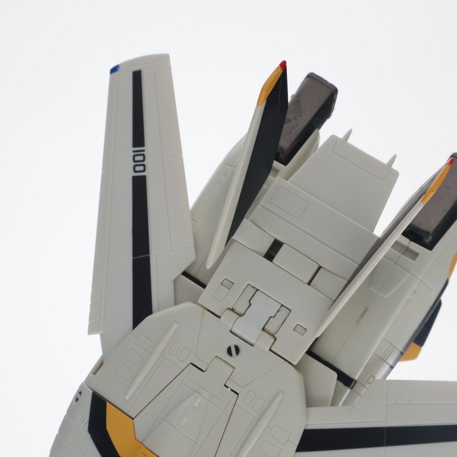【中古即納】[FIG] VF HI-METAL VF-1S ストライクバルキリー(ロイ・フォッカー機) 超時空要塞マクロス 愛・おぼえていますか 1/100 完成品 フィギュア バンダイ(20101120)
