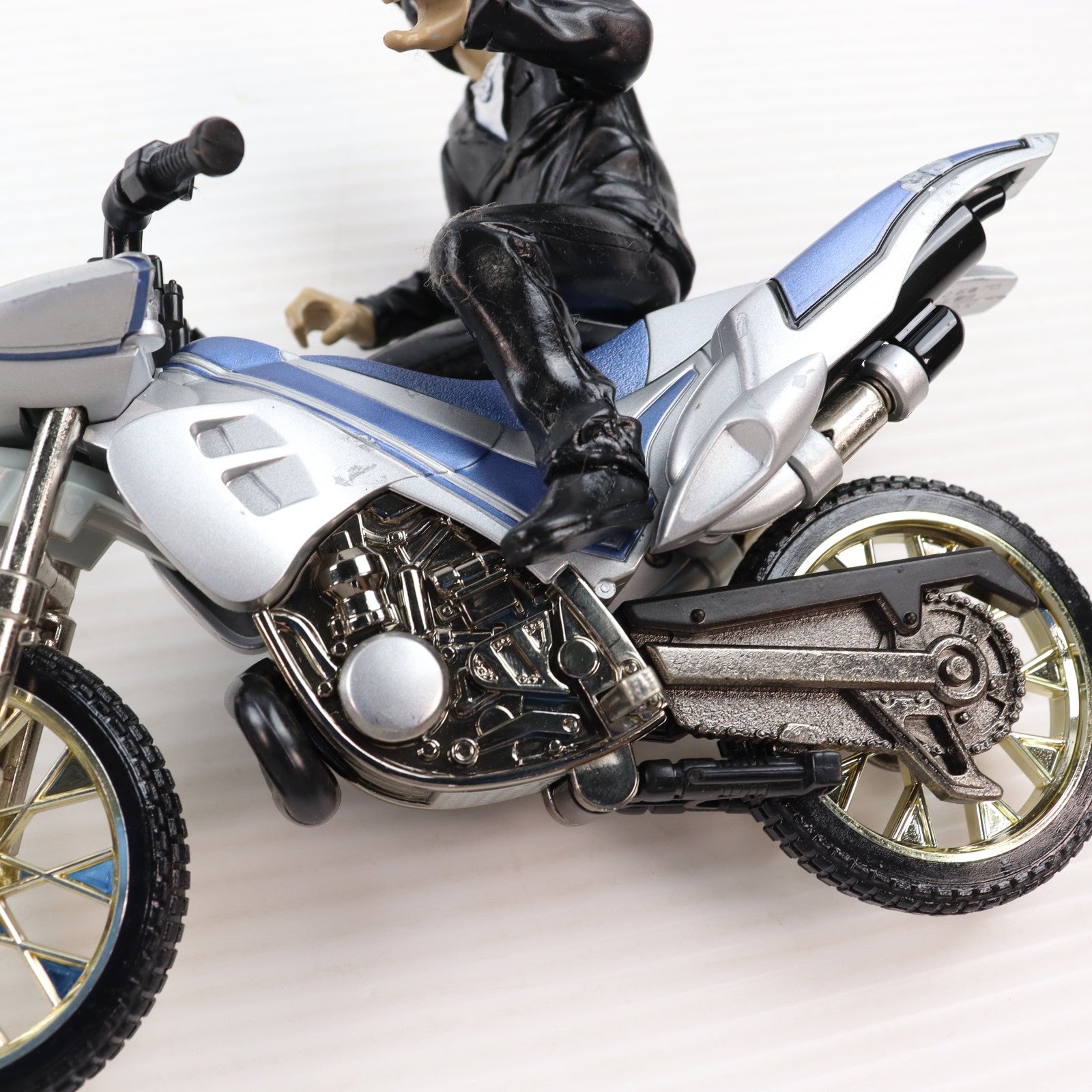 【中古即納】[FIG] 仮面ライダーワールド特別限定 ビートチェイサー2000 ブルーライン 仮面ライダークウガ 完成品 可動フィギュア バンダイ(20011231)