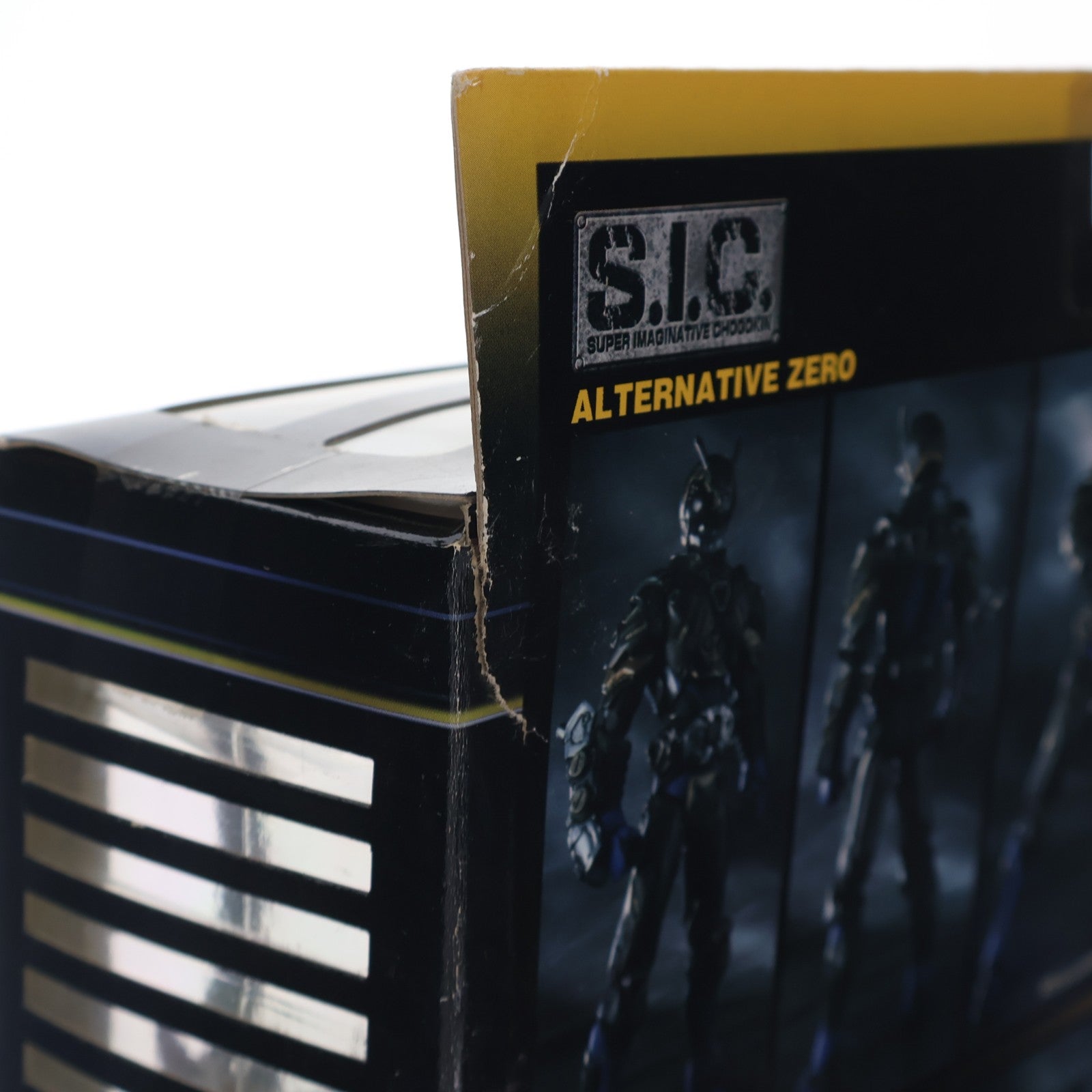 【中古即納】[FIG] S.I.C. VOL.25 仮面ライダーオルタナティブ・ゼロ&リュウガ 仮面ライダー龍騎 完成品 可動フィギュア バンダイ(20040930)