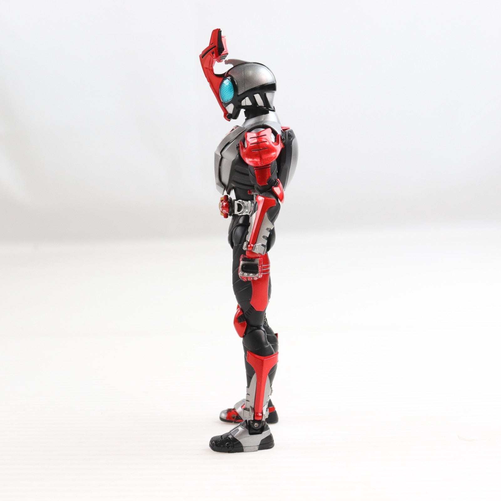 【中古即納】[FIG] スリーブ無し CTM会員限定 S.H.Figuarts(フィギュアーツ) 真骨彫製法 仮面ライダーカブト ハイパーフォーム 真骨彫製法 10th Anniversary Ver. 完成品 可動フィギュア バンダイスピリッツ(20241130)