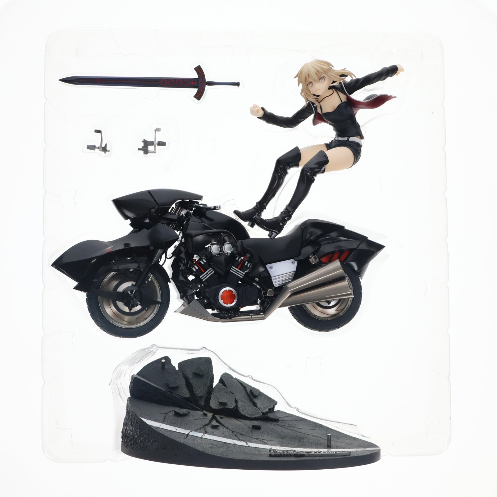 【中古即納】[FIG] セイバー/アルトリア・ペンドラゴン〔オルタ〕&キュイラッシェ・ノワール Fate/Grand Order(フェイト/グランドオーダー) 1/8 完成品 フィギュア グッドスマイルカンパニー(20200124)