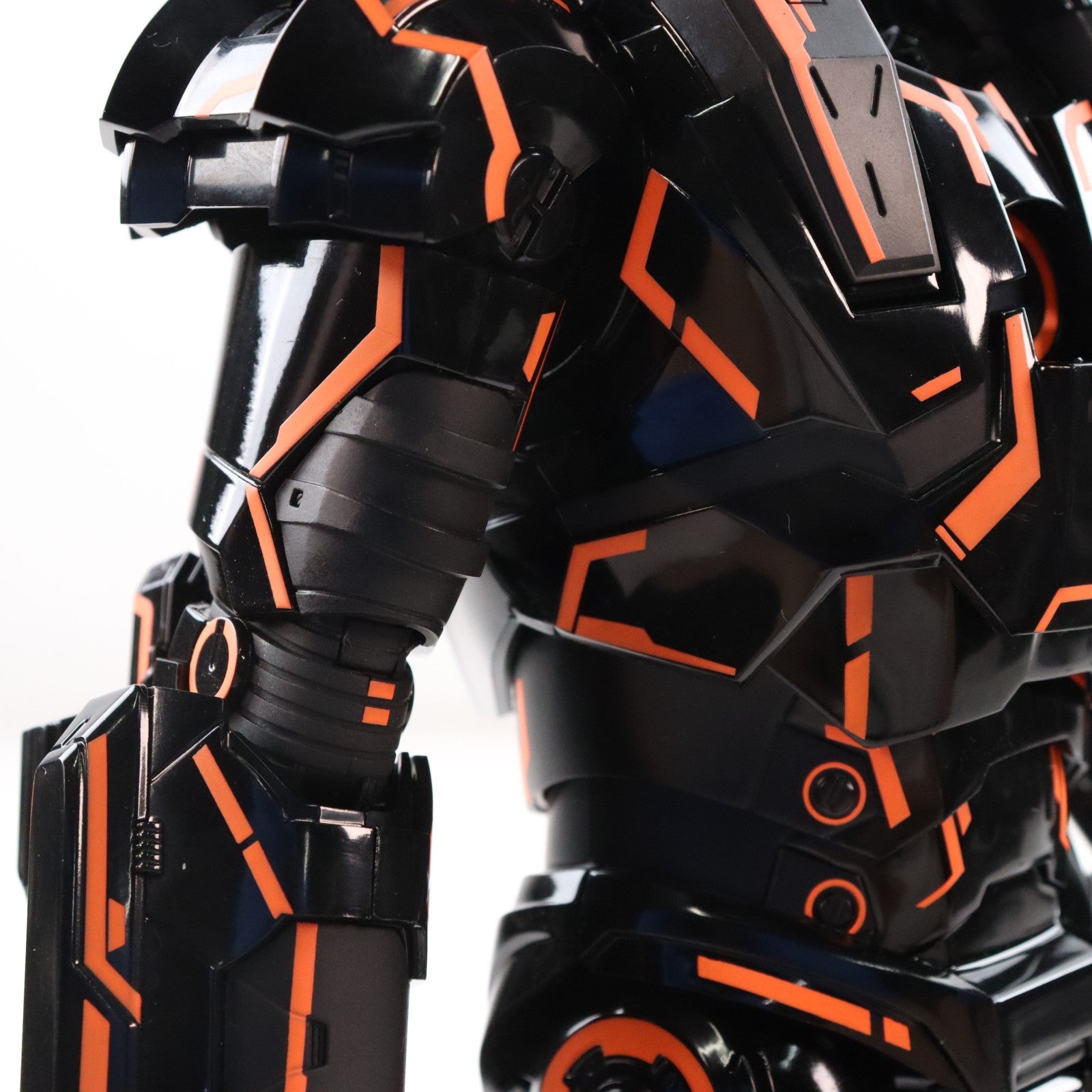 【中古即納】[FIG] ムービー・マスターピース DIECAST ウォーマシン(ネオンテック/オレンジ版) アイアンマン2 1/6 完成品 可動フィギュア アベンジャーズ/エンドゲーム エクスクルーシブ・ストア by ホットトイズ限定(MM#553D35) ホットトイズ(20200430)