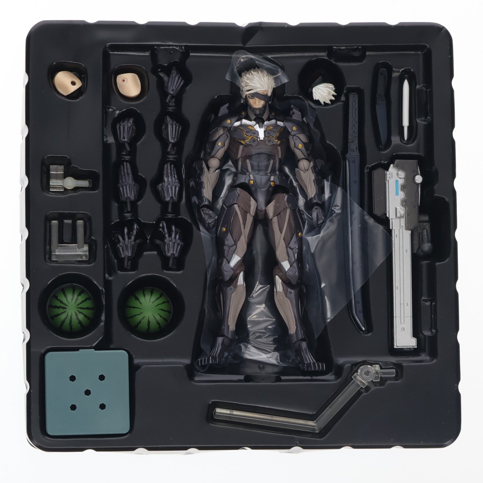 【中古即納】[FIG] リボルテックヤマグチ No.140 雷電(らいでん) METAL GEAR RISING REVENGEANCE(メタルギアライジングリベンジェンス) 完成品 可動フィギュア 海洋堂(20131115)