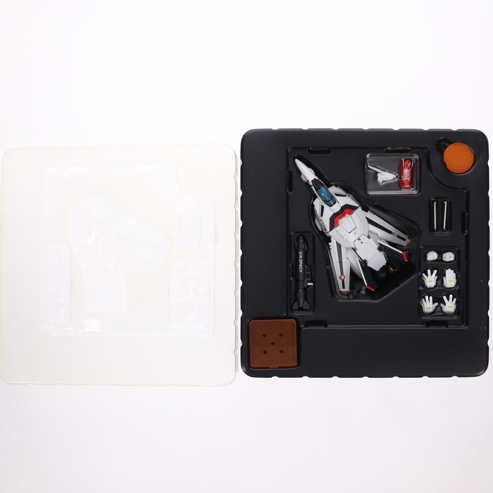 【中古即納】[FIG] リボルテックヤマグチ No.082 三段変形バルキリー VF-1A [一条輝機] 超時空要塞マクロス 愛・おぼえていますか 完成品 可動フィギュア 海洋堂(20100116)