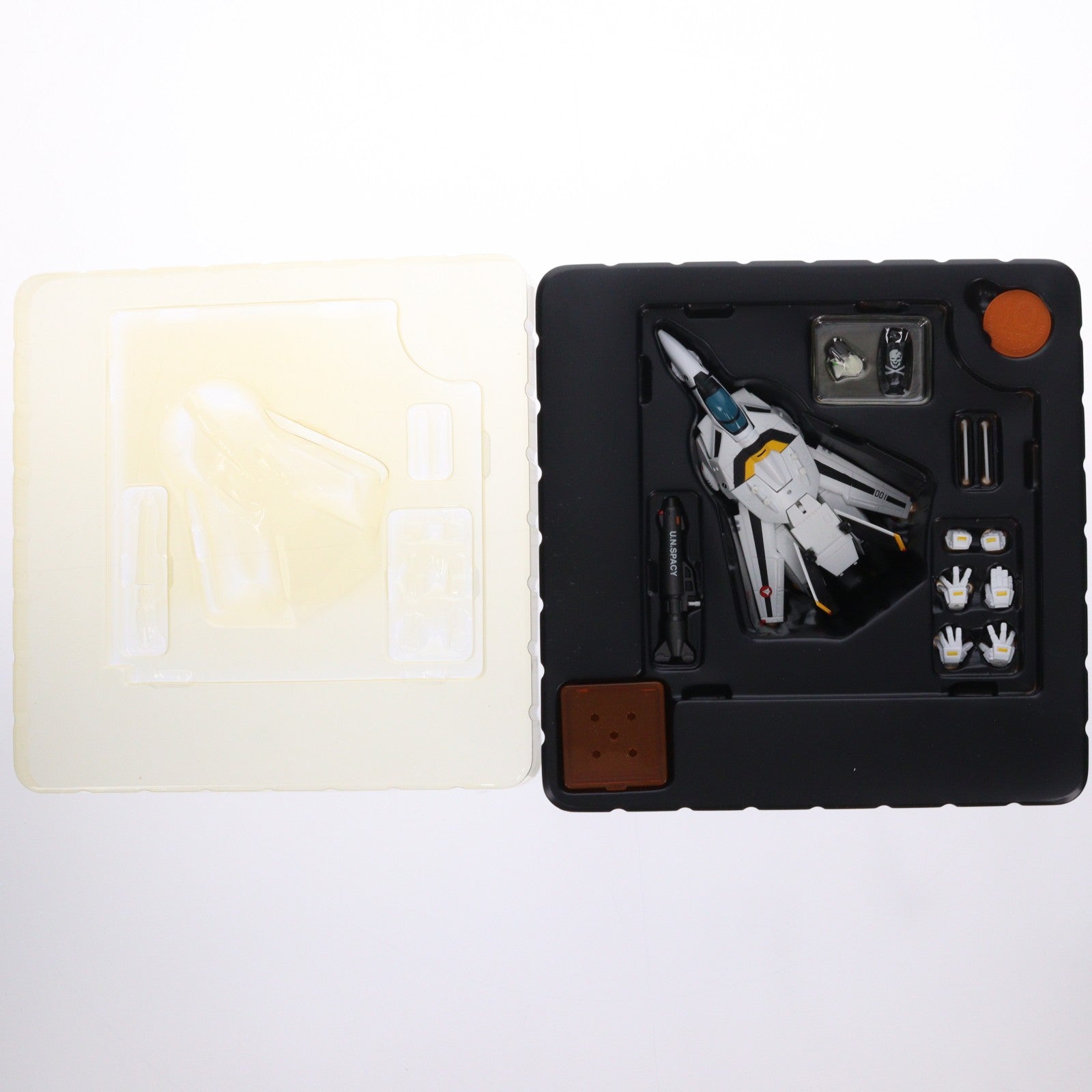 【中古即納】[FIG] リボルテックヤマグチ No.083 三段変形バルキリー VF-1S[ロイ・フォッカー機] 超時空要塞マクロス 愛・おぼえていますか 完成品 可動フィギュア 海洋堂(20100116)
