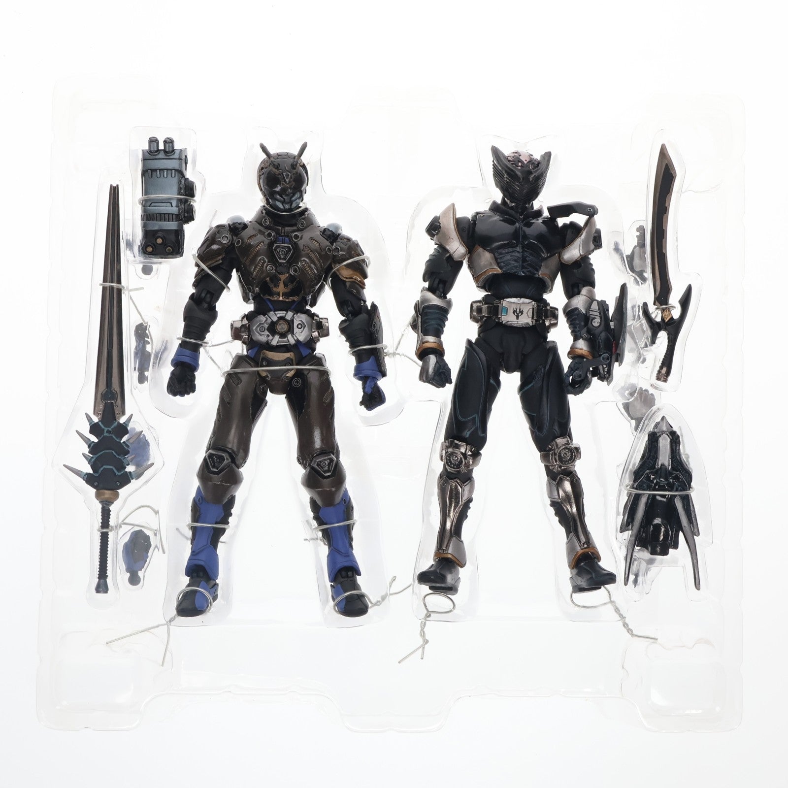 【中古即納】[FIG] S.I.C. VOL.25 仮面ライダーオルタナティブ・ゼロ&リュウガ 仮面ライダー龍騎 完成品 可動フィギュア バンダイ(20040930)