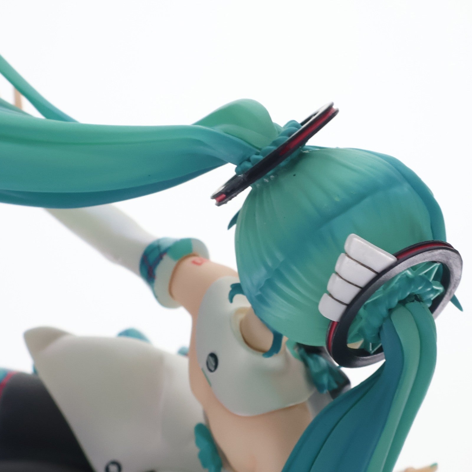 【中古即納】[FIG] ラバーストラップ付属 初音ミク「マジカルミライ 2017」Ver. キャラクター・ボーカル・シリーズ01 初音ミク 1/7 完成品 フィギュア マジカルミライ2017&F:NEX&あみあみ限定(AMU-FNX101) フリュー(20180228)