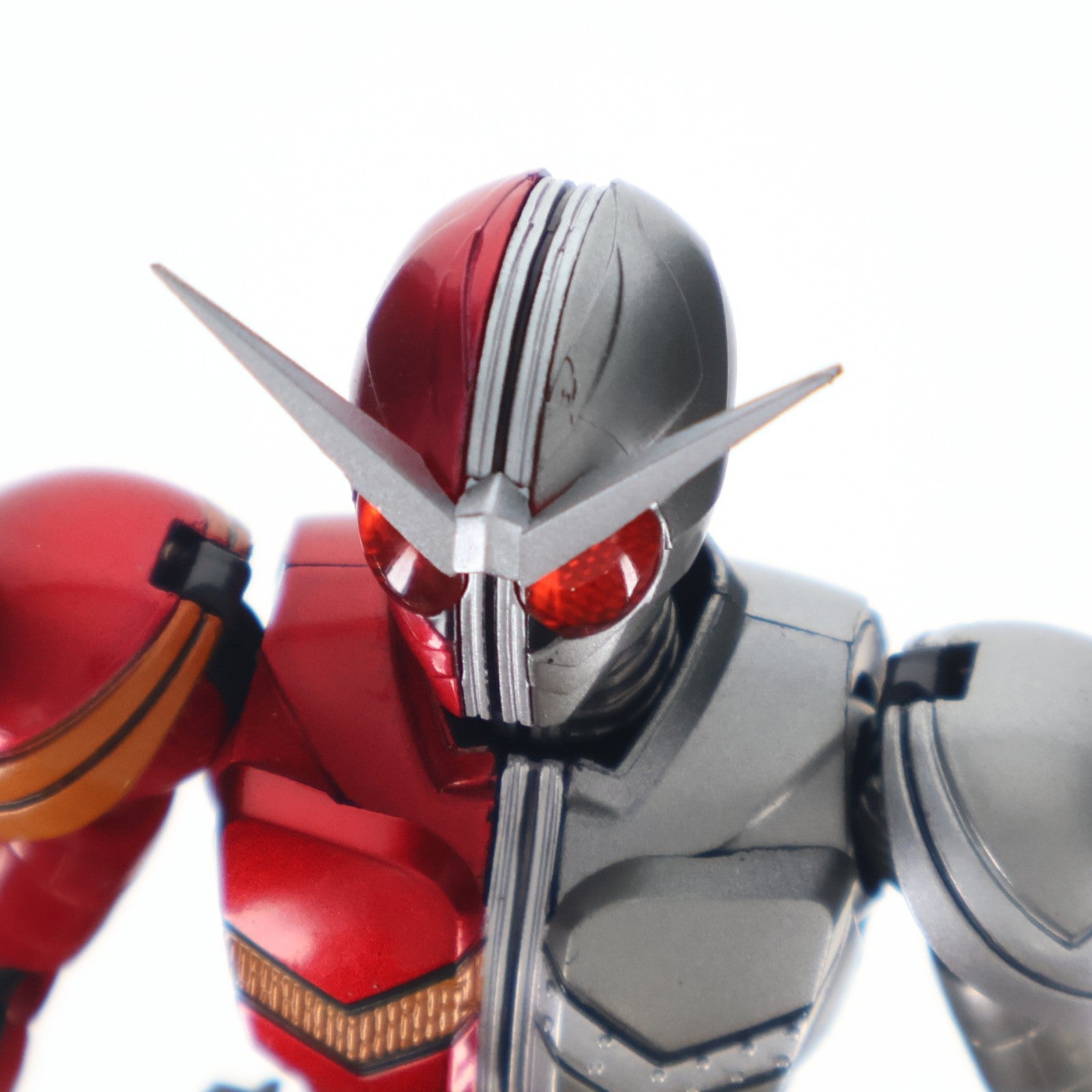 【中古即納】[FIG] S.H.Figuarts(フィギュアーツ) 仮面ライダーW(ダブル) ヒートメタル 完成品 可動フィギュア バンダイ(20100320)