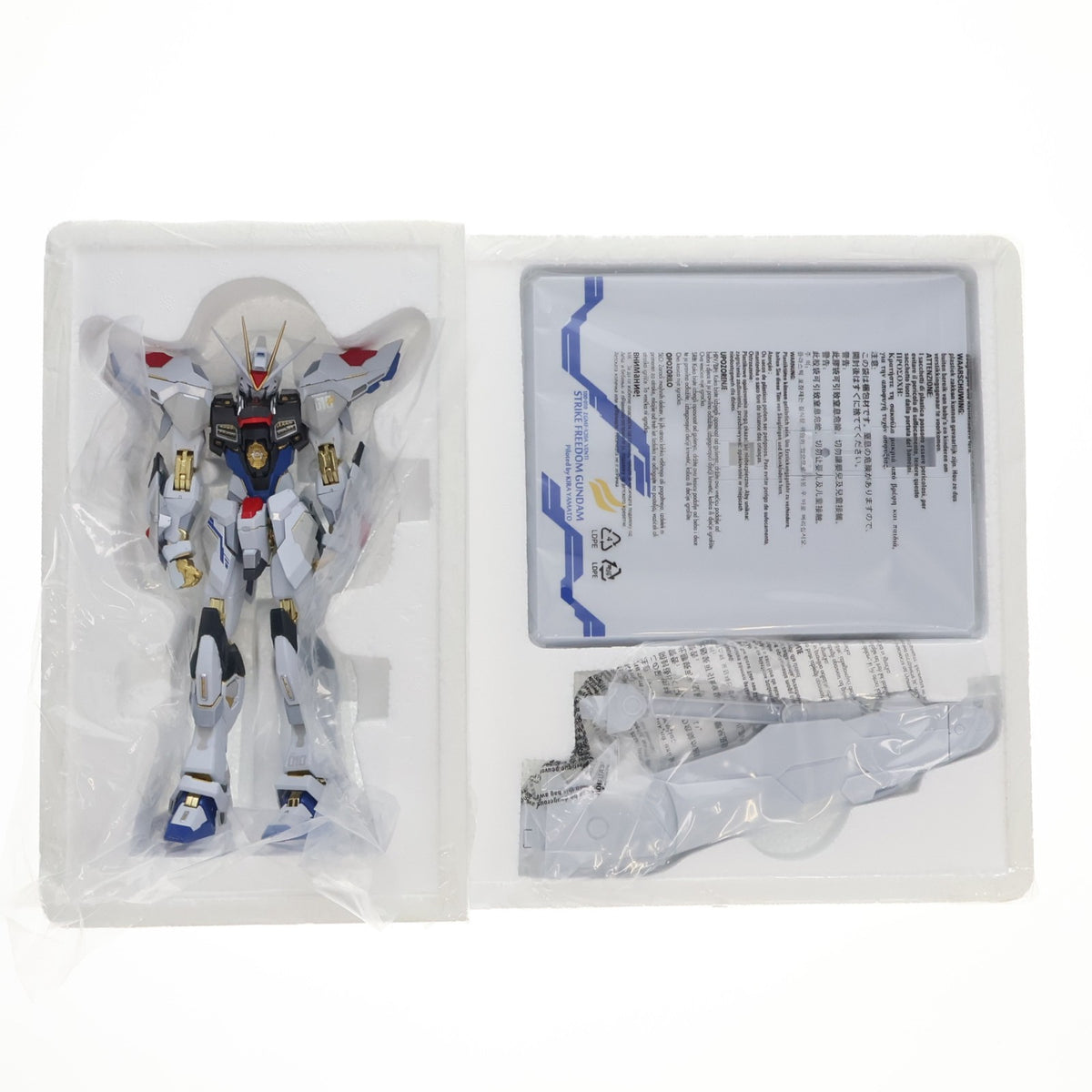 【中古即納】[FIG] METAL BUILD ストライクフリーダムガンダム 機動戦士ガンダムSEED DESTINY(シード デスティニー) 完成品 可動フィギュア バンダイ(20151121)