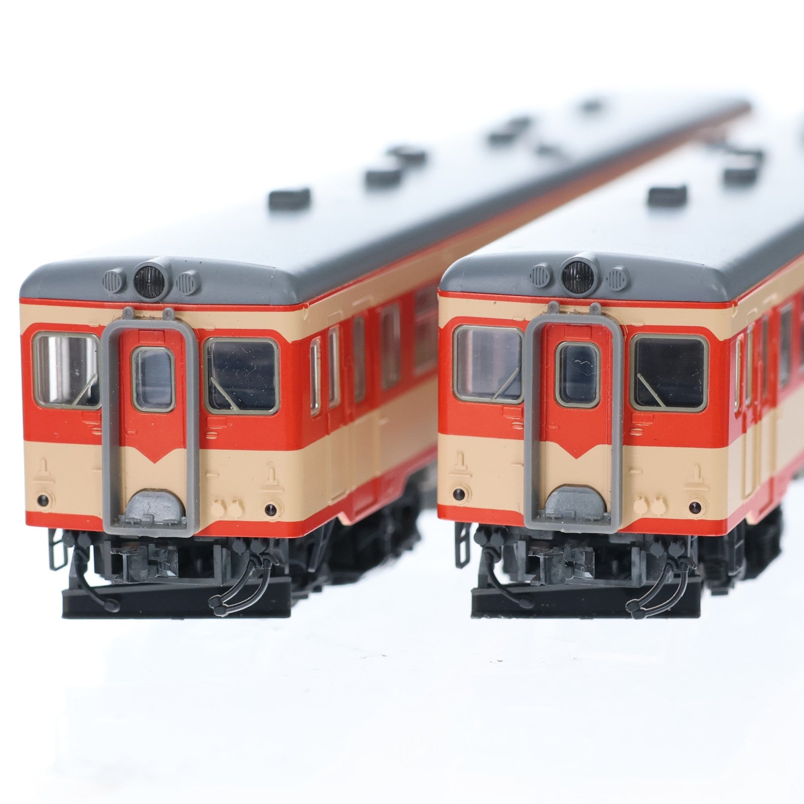 【中古即納】[RWM] 98026 国鉄 キハ26形ディーゼルカー(初期急行色・バス窓)セット(2両)(動力付き) Nゲージ 鉄道模型 TOMIX(トミックス)(20170429)