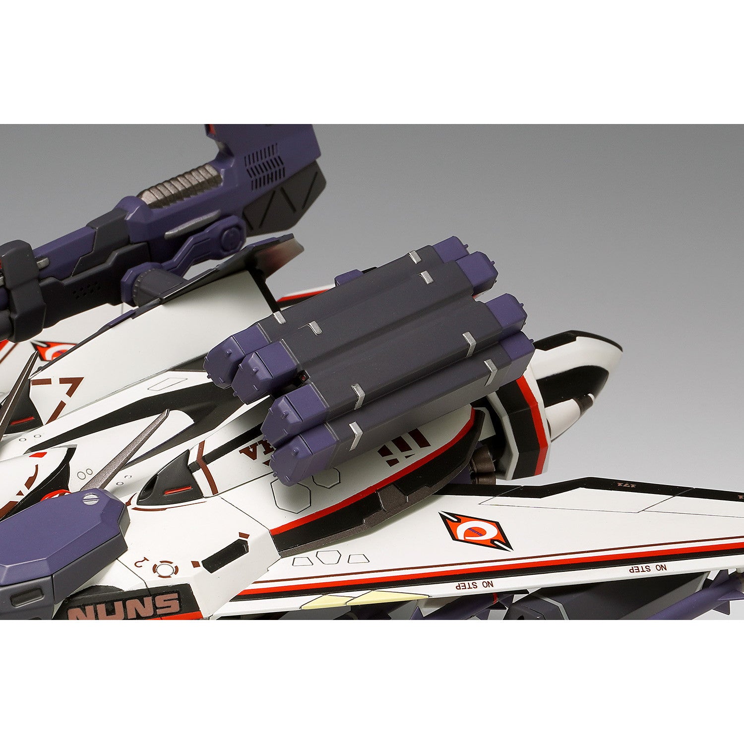 【中古即納】[PTM] 1/72 VF-171EX アーマードナイトメアプラス(アルト機) 劇場短編マクロスF～時の迷宮～ プラモデル(MC-076) ウェーブ(WAVE)(20241130)