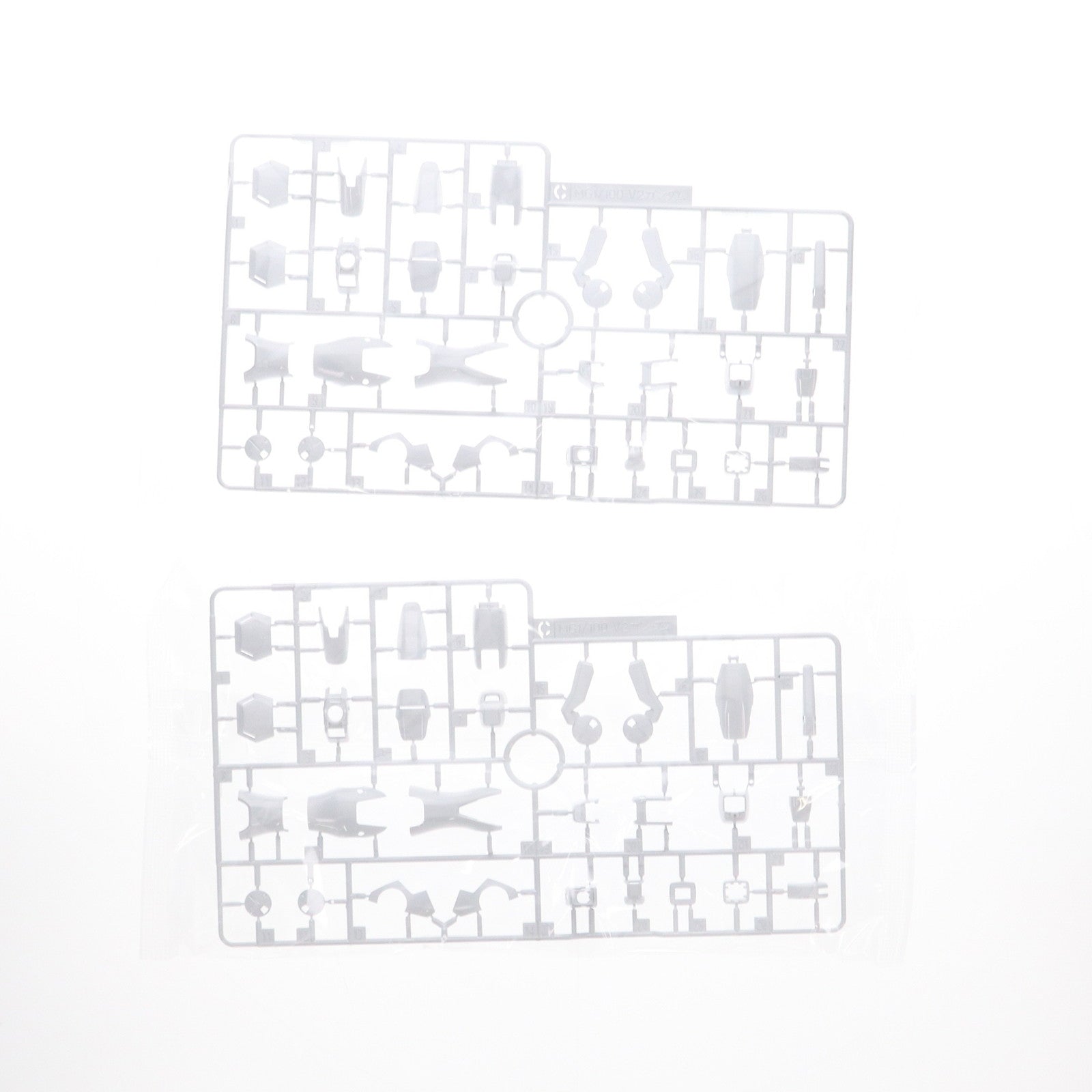 【中古即納】[PTM] ガンダムベース限定 MG 1/100 LM314V23/24 V2アサルトバスターガンダムVer.Ka チタニウムフィニッシュ 機動戦士Vガンダム プラモデル(5058990) バンダイスピリッツ(20200530)