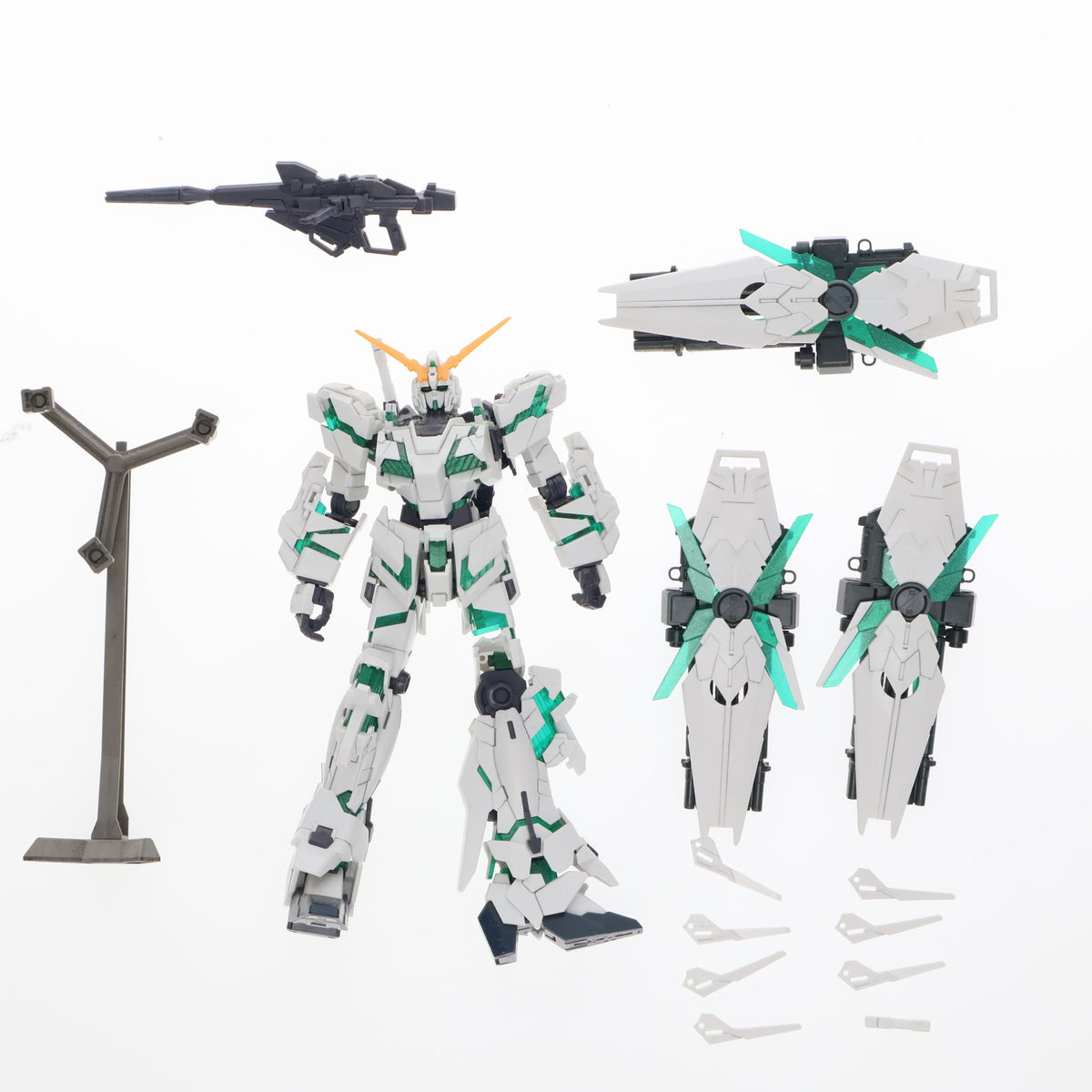 BANDAI - HGUC 1/144 RX-0 フルアーマー・ユニコーンガンダム(デストロイモード) 機動戦士ガンダムUC(ユニコーン) プラモデル(0189487) バンダイ Amazon | HGUC 1/144 RX-0 フルアーマー・ユニコーンガンダム