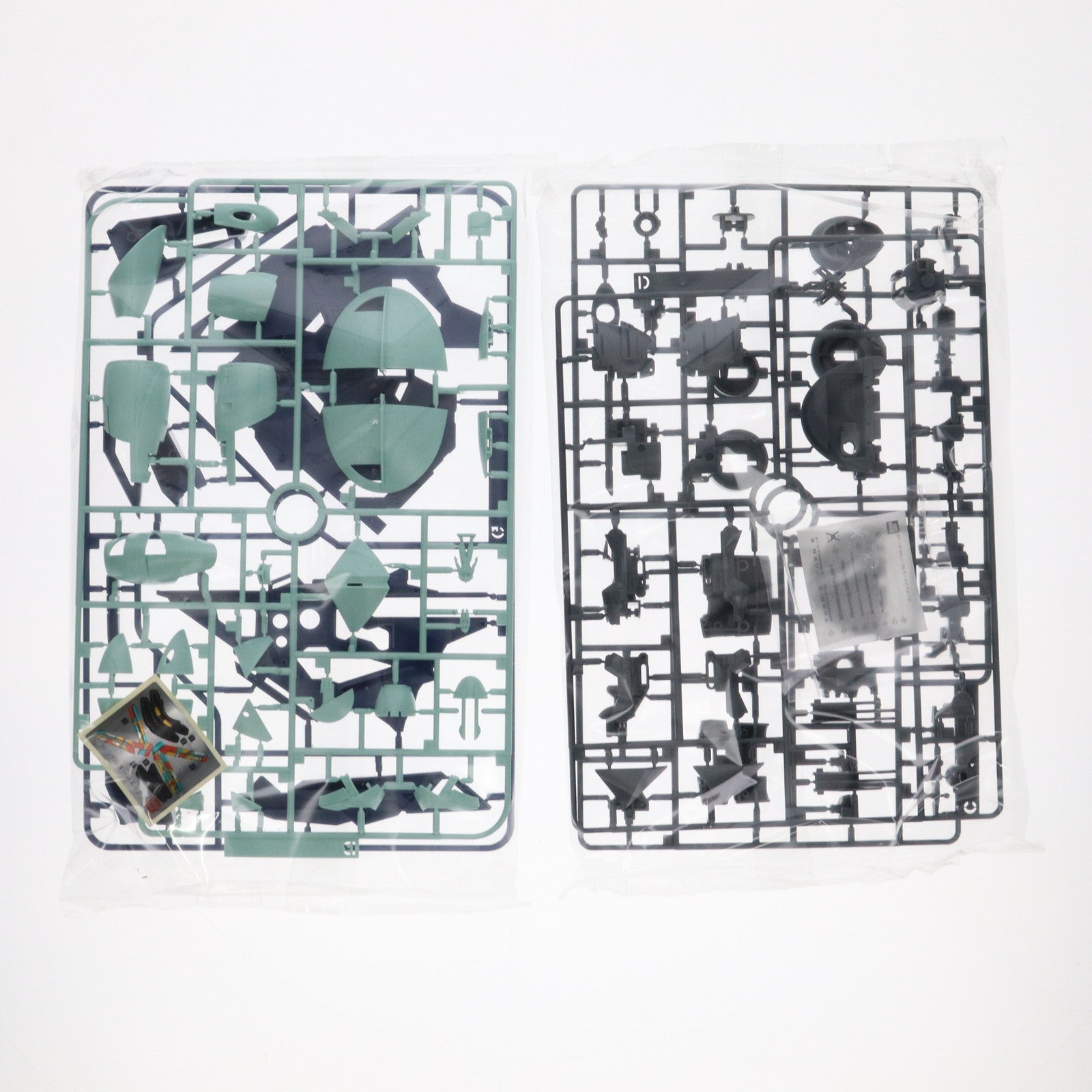 【中古即納】[PTM] MG 1/100 CONCEPT-X6-1-2 ターンX ∀ガンダム(ターンエーガンダム) プラモデル(5063200) バンダイスピリッツ(20211211)