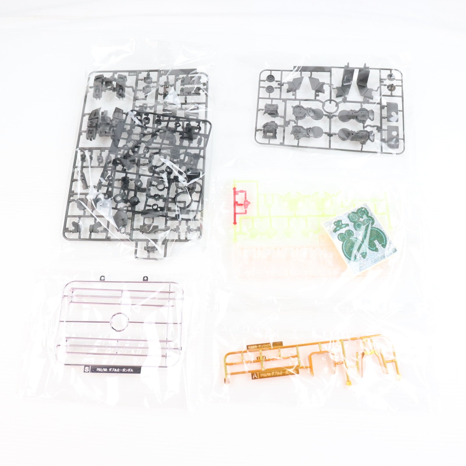 【中古即納】[PTM] プレミアムバンダイ限定 PG 1/60 GN-0000+GNR-010 トランザムライザー 機動戦士ガンダム00(ダブルオー) プラモデル(5063567) バンダイスピリッツ(20251017)