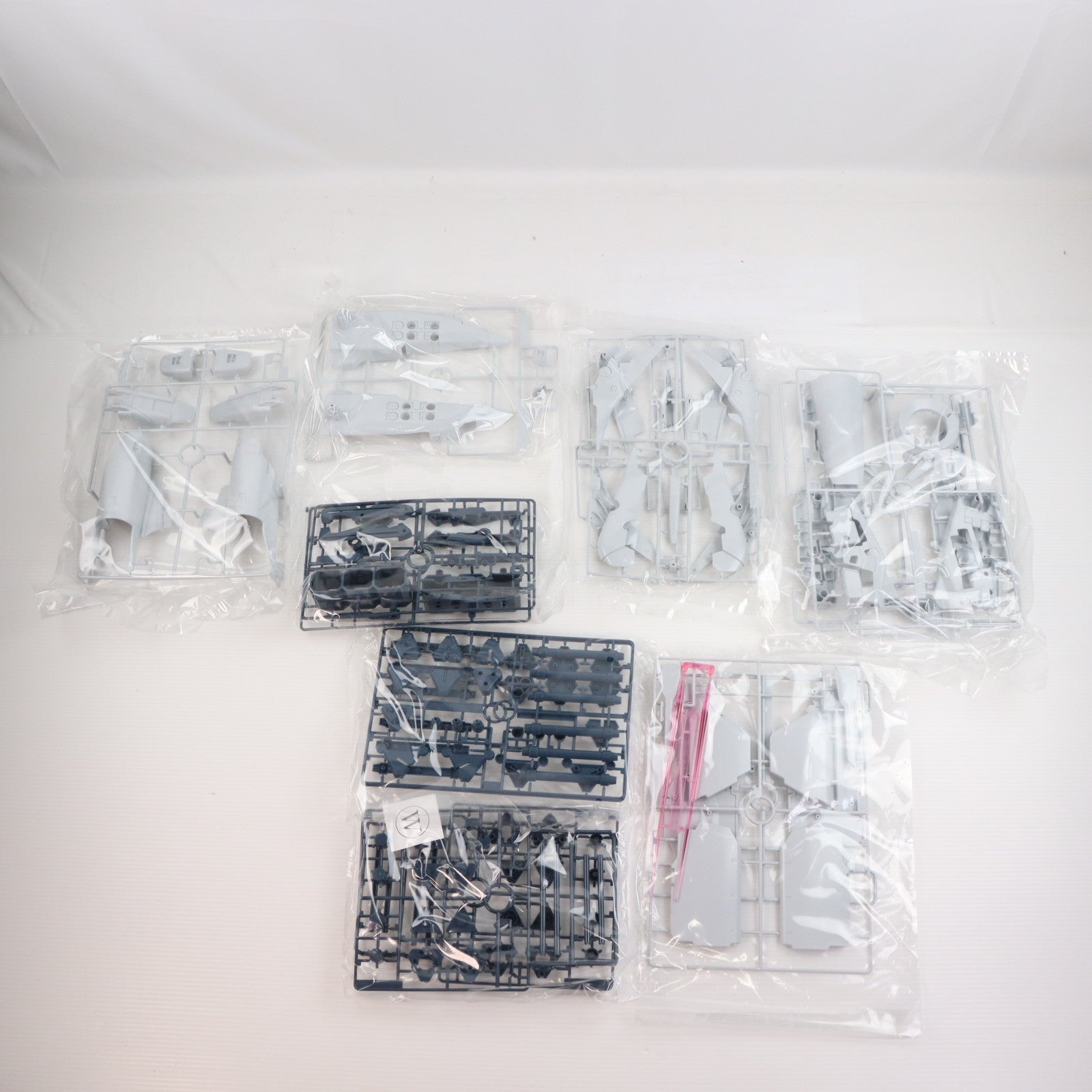 【中古即納】[PTM] HGUC 1/144 RX-78GP03 デンドロビウム 機動戦士ガンダム0083 STARDUST MEMORY(スターダストメモリー) プラモデル(5066134) バンダイスピリッツ(20231215)