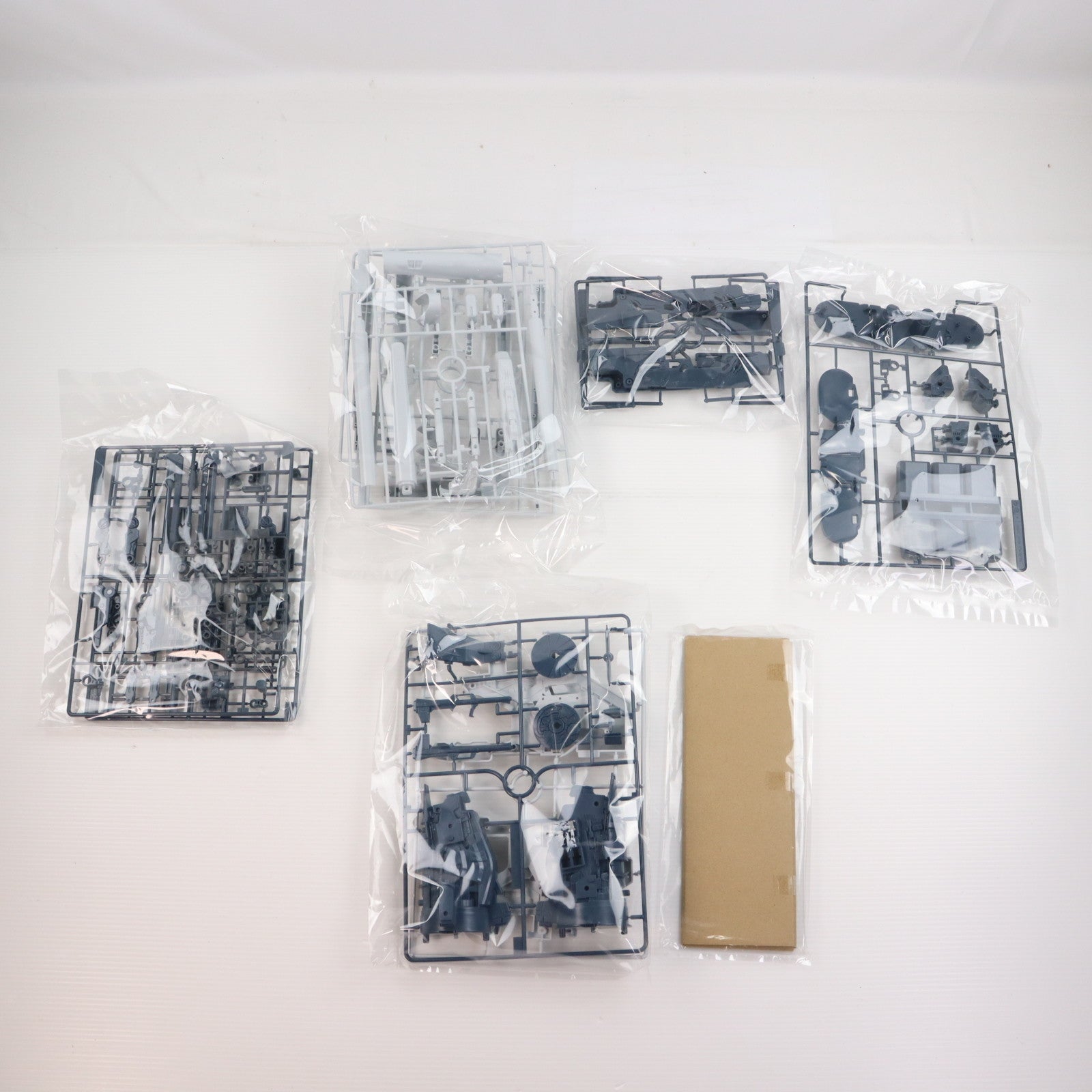 【中古即納】[PTM] HGUC 1/144 RX-78GP03 デンドロビウム 機動戦士ガンダム0083 STARDUST MEMORY(スターダストメモリー) プラモデル(5066134) バンダイスピリッツ(20231215)