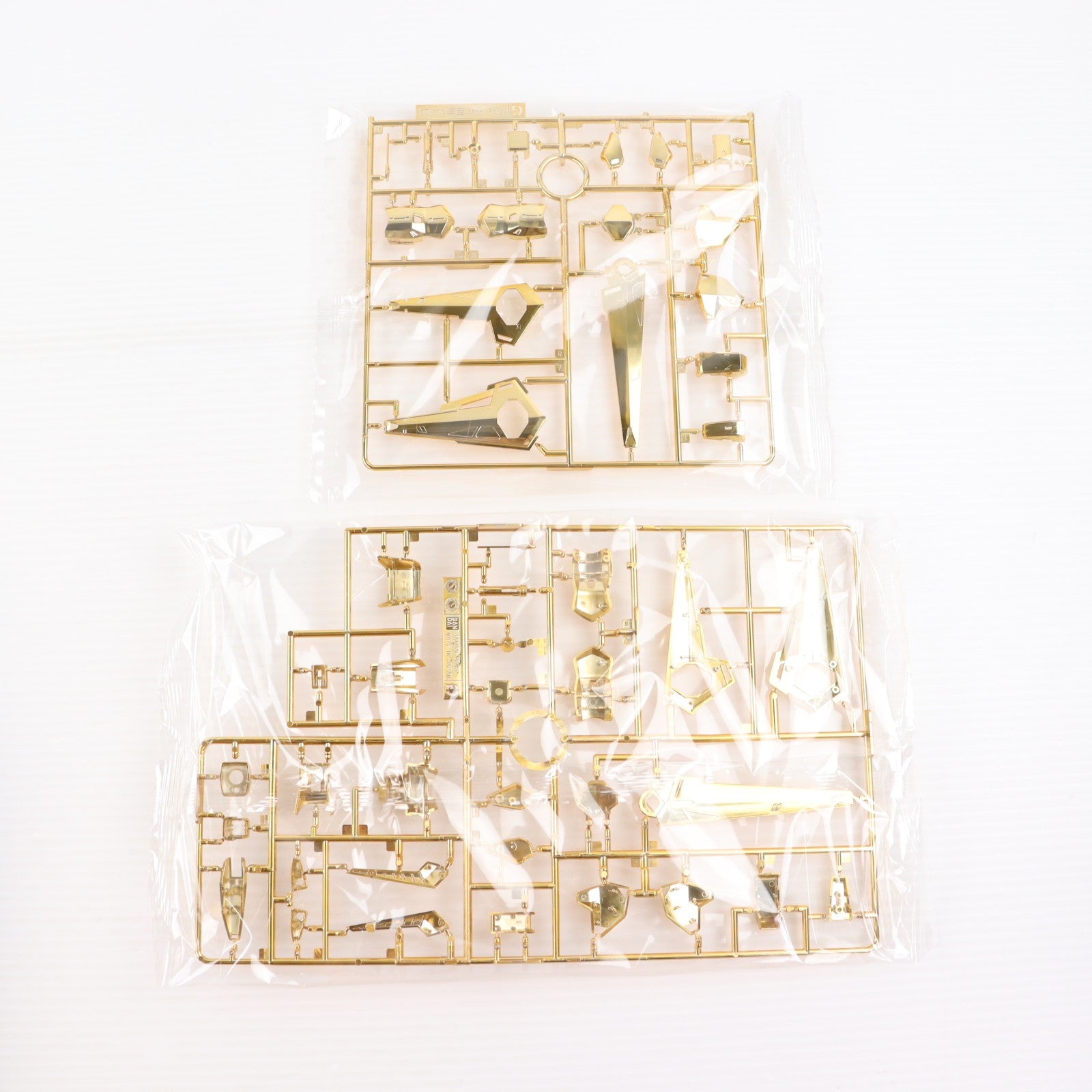 【中古即納】[PTM] ガンダムベース限定 MG 1/100 MSN-00100 百式 Ver.2.0[メカニカルコアメッキ] 機動戦士Zガンダム プラモデル(5069239) バンダイスピリッツ(20251025)