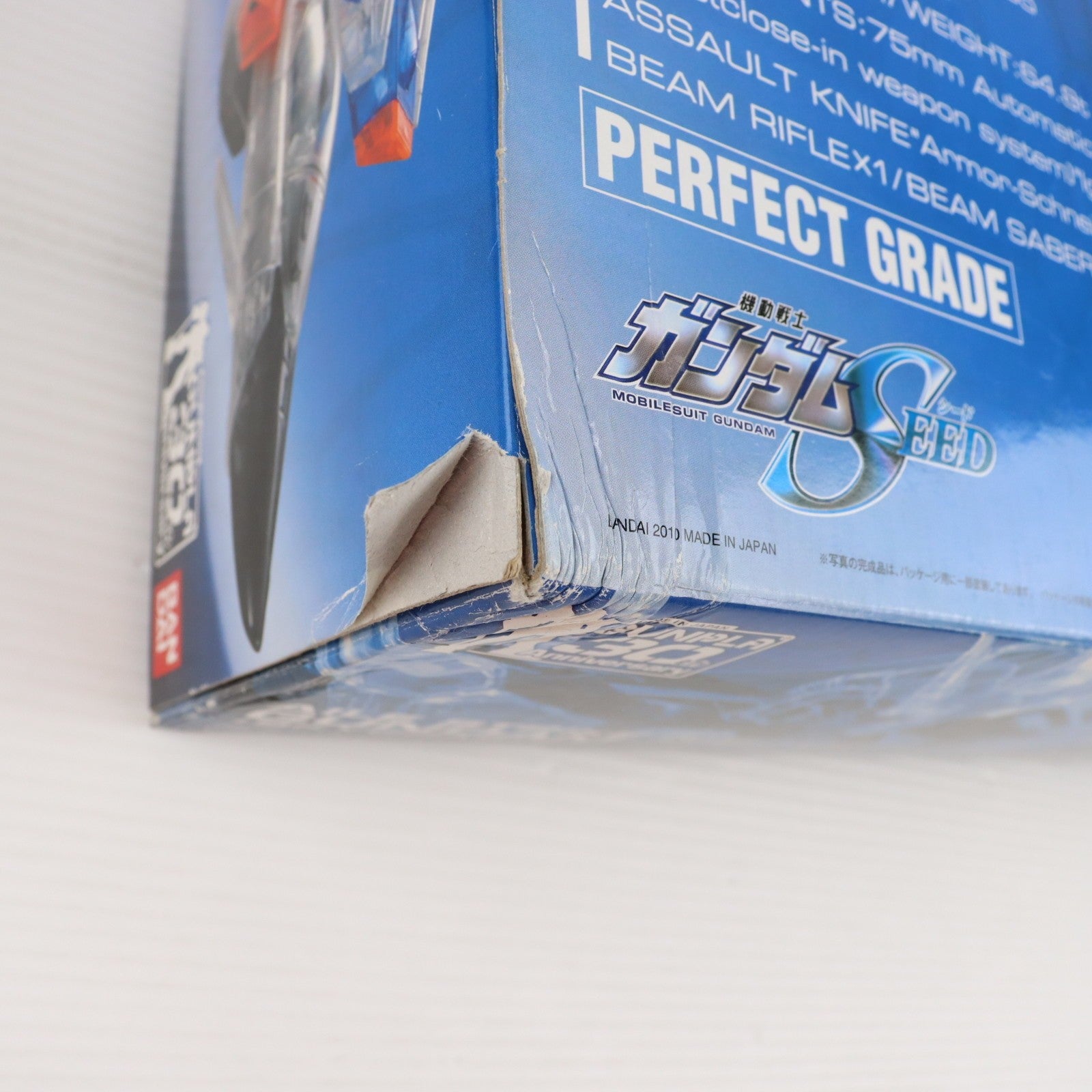 【中古即納】[PTM] PG 1/60 GAT-X105 エールストライクガンダム+FX-550 スカイグラスパー 30周年記念カラークリアVer. 機動戦士ガンダムSEED(シード) プラモデル(0163112) バンダイ(20100331)