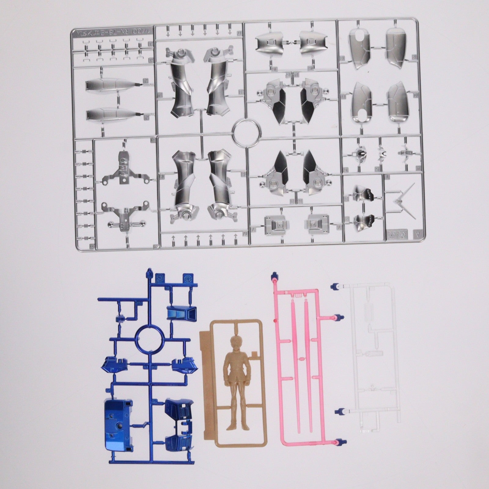 【中古即納】[PTM] MG 1/100 RX-78-2 ガンダム コーティングバージョン 機動戦士ガンダム プラモデル(0061680) バンダイ(19980630)