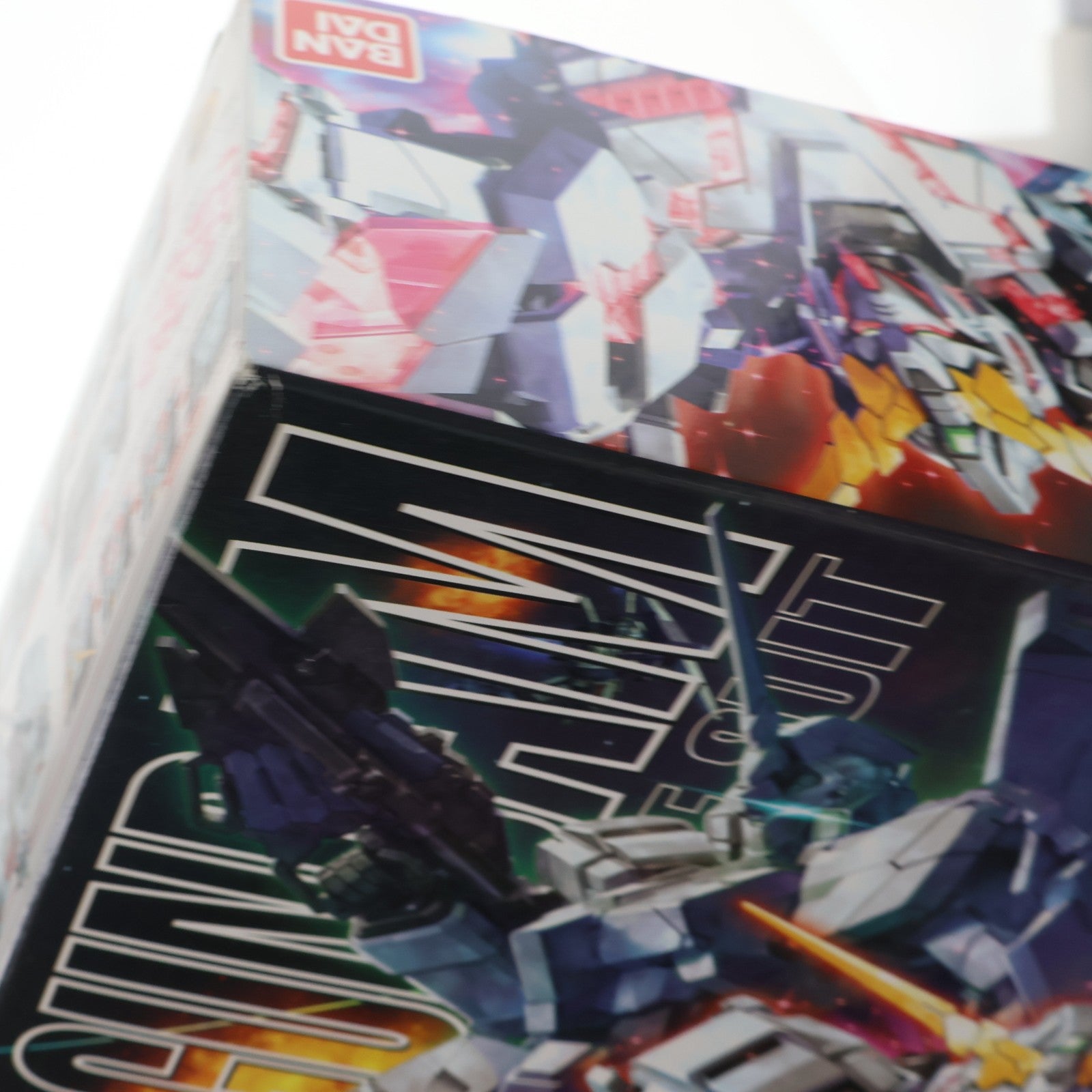 【中古即納】[PTM] MG 1/100 RX-0 ユニコーンガンダム 機動戦士ガンダムUC(ユニコーン) プラモデル(0162053) バンダイ(19991231)