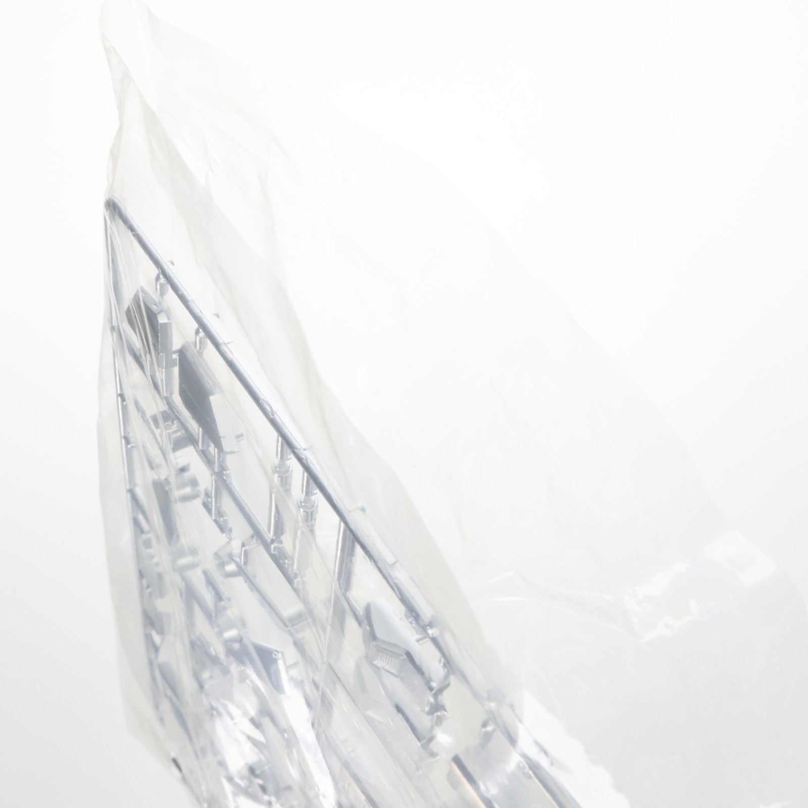 【中古即納】[PTM] MG 1/100 RX-78-2 ガンダム コーティングバージョン 機動戦士ガンダム プラモデル(0061680) バンダイ(19980630)