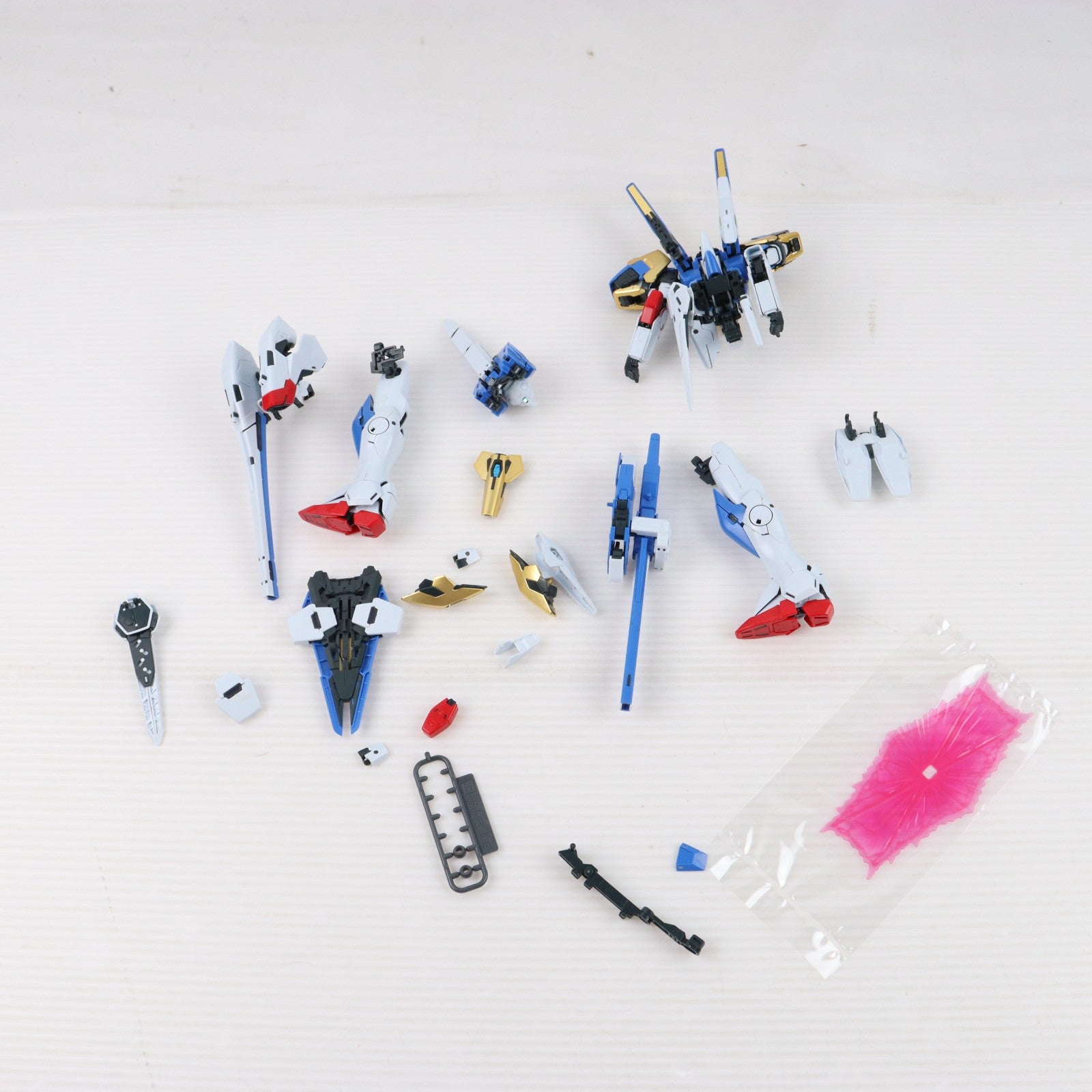 【中古即納】[PTM] プレミアムバンダイ限定 MG 1/100 LM314V23/24 V2アサルトバスターガンダム Ver.Ka 機動戦士Vガンダム プラモデル(5055528) バンダイスピリッツ(20181231)