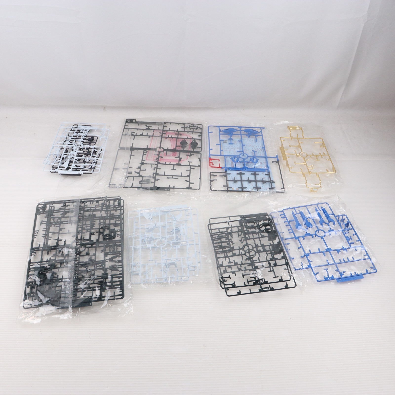 【中古即納】[PTM] プレミアムバンダイ限定 MG 1/100 LM314V23/24 V2アサルトバスターガンダム Ver.Ka 機動戦士Vガンダム プラモデル(5055528) バンダイスピリッツ(20181231)
