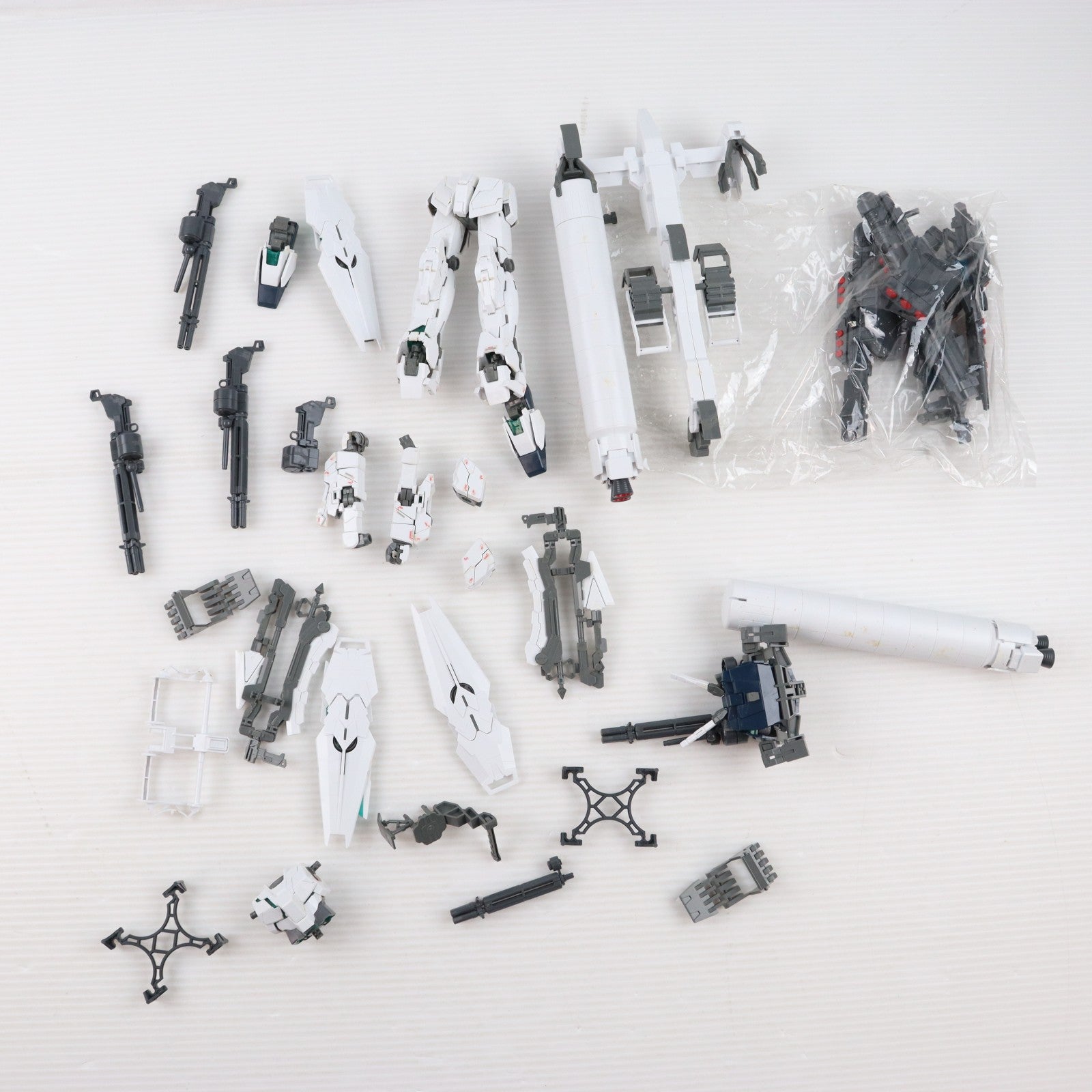 【中古即納】[PTM] MG 1/100 RX-0 フルアーマーユニコーンガンダムVer.Ka 機動戦士ガンダムUC(ユニコーン) プラモデル(0172818) バンダイ(20111224)