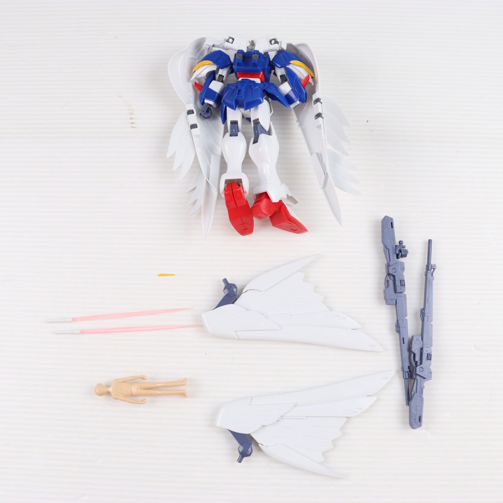 【中古即納】[PTM] HG 1/100 XXXG-00W0 ウイングガンダムゼロカスタム 通常版 新機動戦記ガンダムW Endless Waltz(ウイング エンドレスワルツ) プラモデル(0057137) バンダイ(20171022)