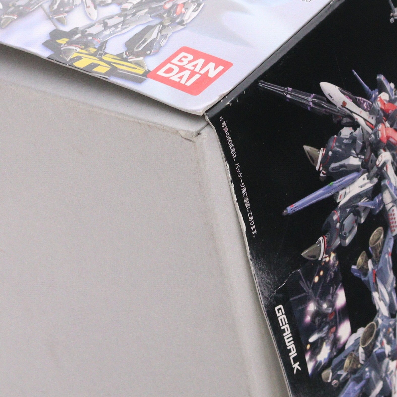 【中古即納】[PTM] 1/72 VF-25F アーマードメサイアバルキリー(アルト機) 店頭配布デカール付き デカルチャーデカールキャンペーン第3弾 マクロスF(フロンティア) プラモデル(0159445) バンダイ(20090701)