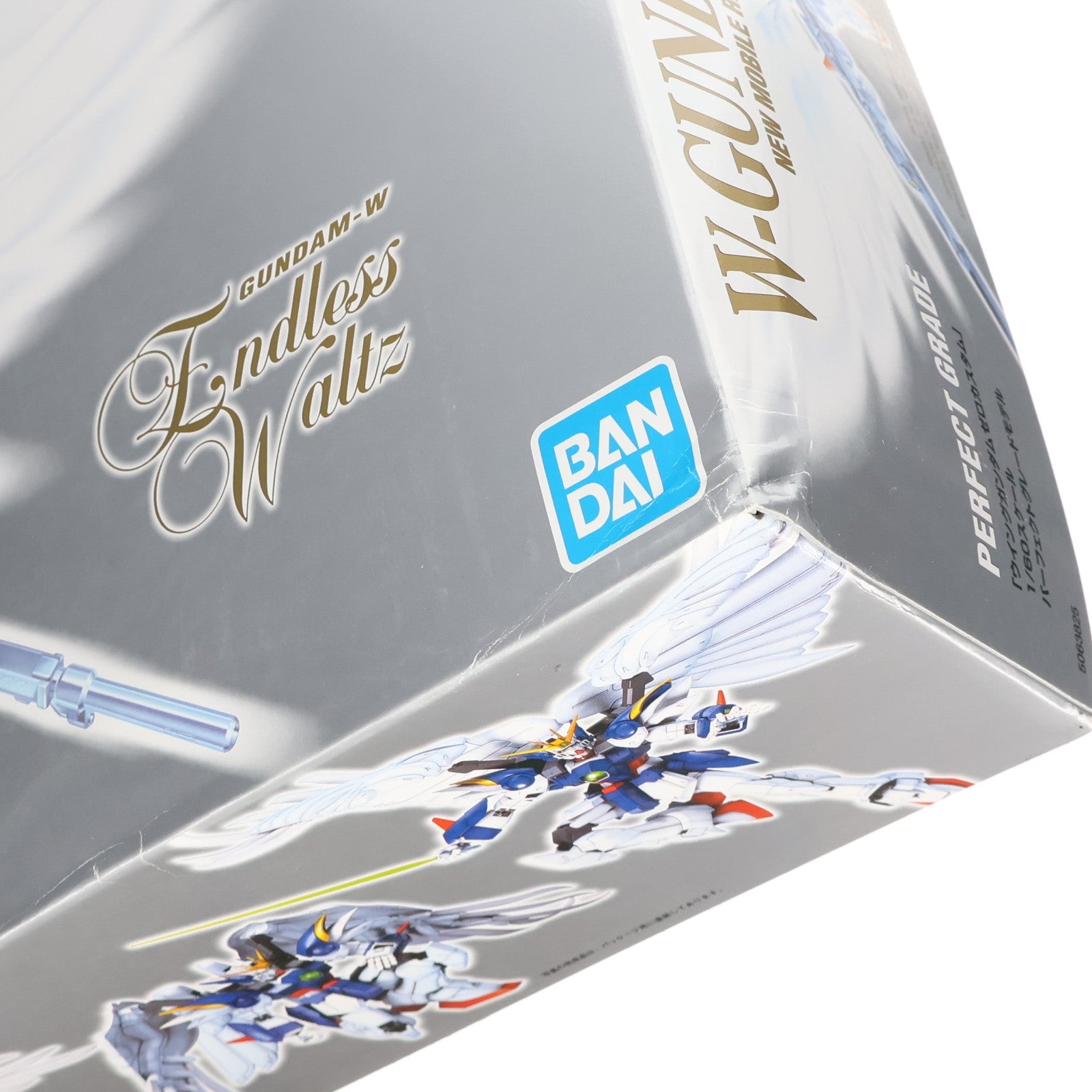 【中古即納】[PTM] (再販) PG 1/60 XXXG-00W0 ウイングガンダムゼロカスタム 新機動戦記ガンダムW Endless Waltz(エンドレスワルツ) プラモデル(5063825) バンダイスピリッツ(20241002)