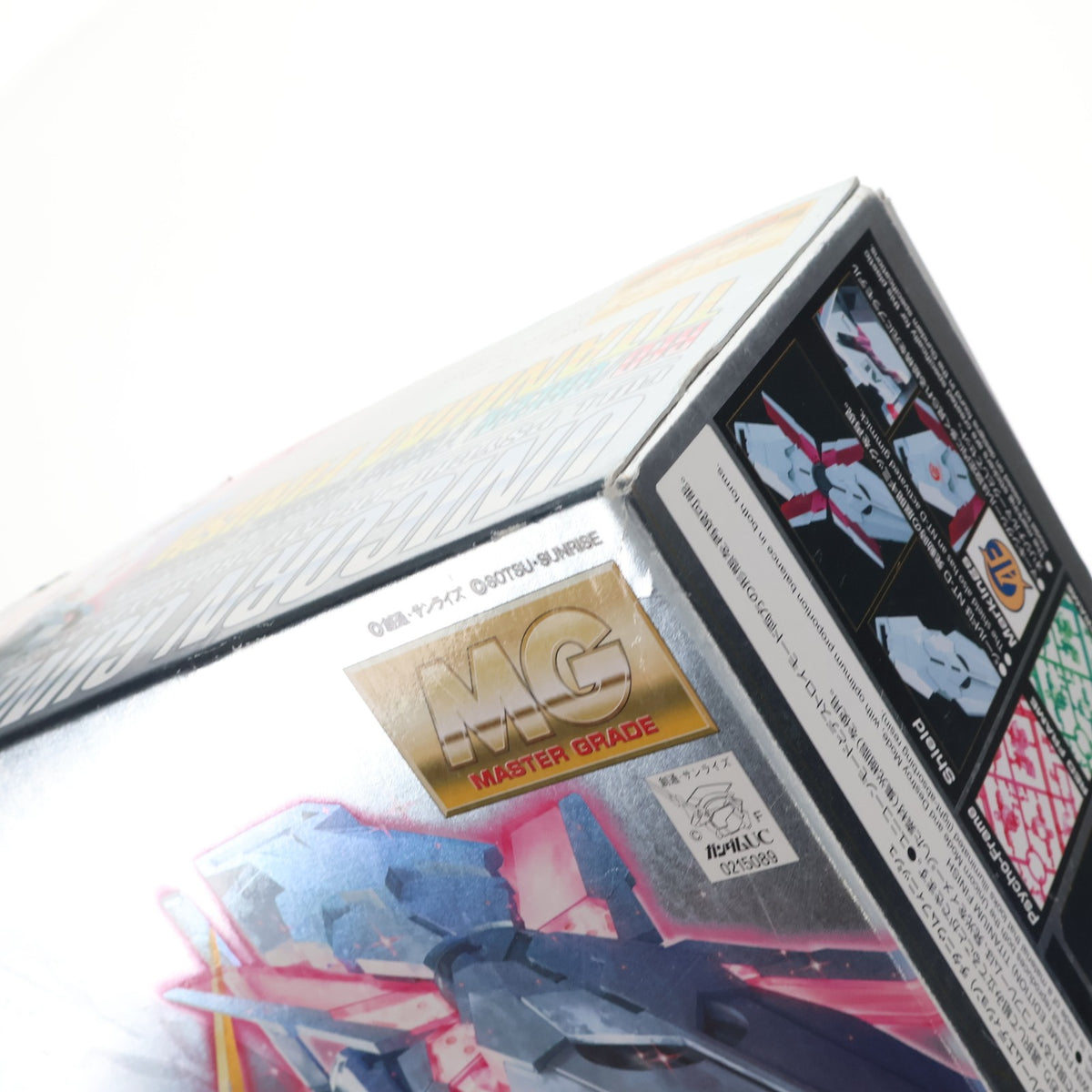 【中古即納】[PTM] MG 1/100 ユニコーンガンダム チタニウムフィニッシュ(レッド/グリーンフレーム ツインフレームエディション) 機動戦士ガンダムUC(ユニコーン) プラモデル バンダイ(19991231)
