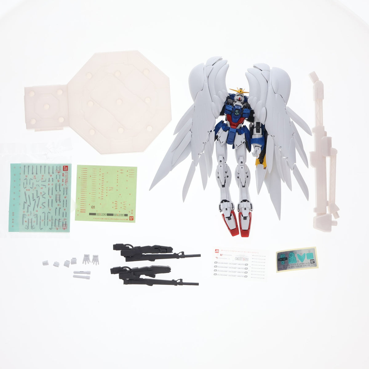 【中古即納】[PTM] MG 1/100 XXXG-00W0 ウイングガンダムゼロEW Ver.Ka 新機動戦記ガンダムW Endless Waltz(ウイング エンドレスワルツ) プラモデル(607607) バンダイスピリッツ(20201128)