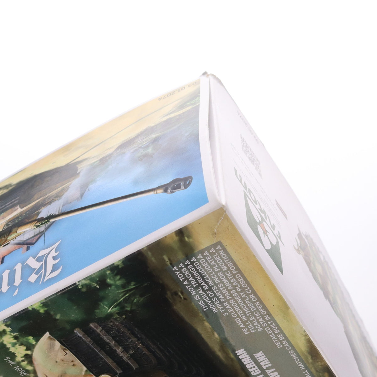 【中古即納】[PTM] 1/35 WWII ドイツ軍重戦車 Sd.Kfz.183 キングタイガー ポルシェ砲塔 インテリア付/ツィンメリット無 プラモデル(TKO2074) TAKOM(タコム)(20161120)