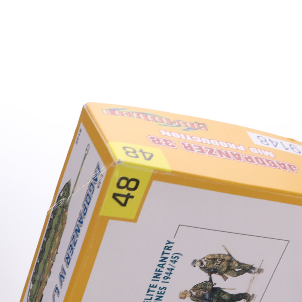 【中古即納】[PTM] 1/35 WW.II ドイツ軍 駆逐戦車 ヘッツァー 中期生産型 w/武装擲弾兵 アルデンヌ 1944 プラモデル(CH9148) サイバーホビー(20140209)
