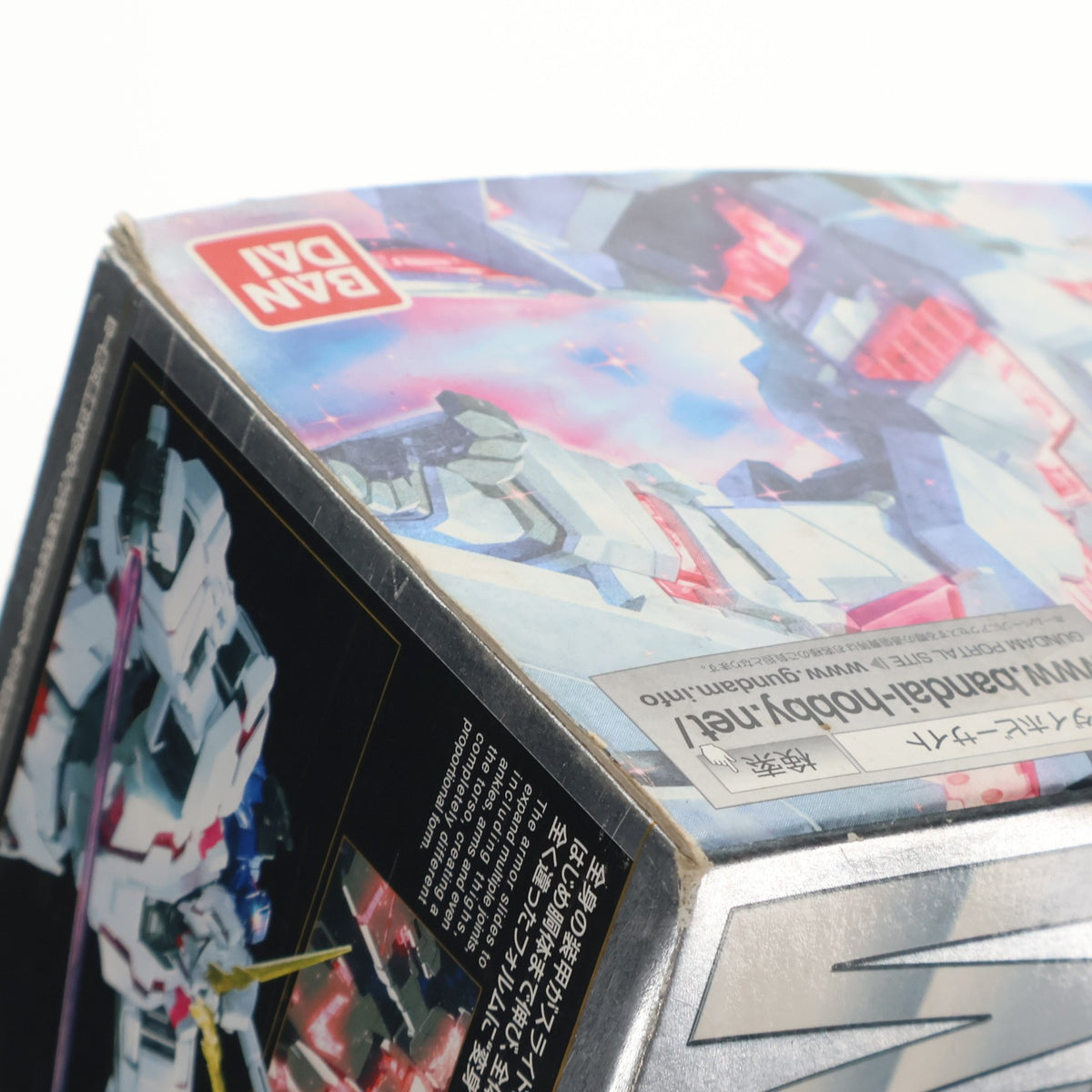 【中古即納】[PTM] MG 1/100 ユニコーンガンダム チタニウムフィニッシュ(レッド/グリーンフレーム ツインフレームエディション) 機動戦士ガンダムUC(ユニコーン) プラモデル バンダイ(19991231)