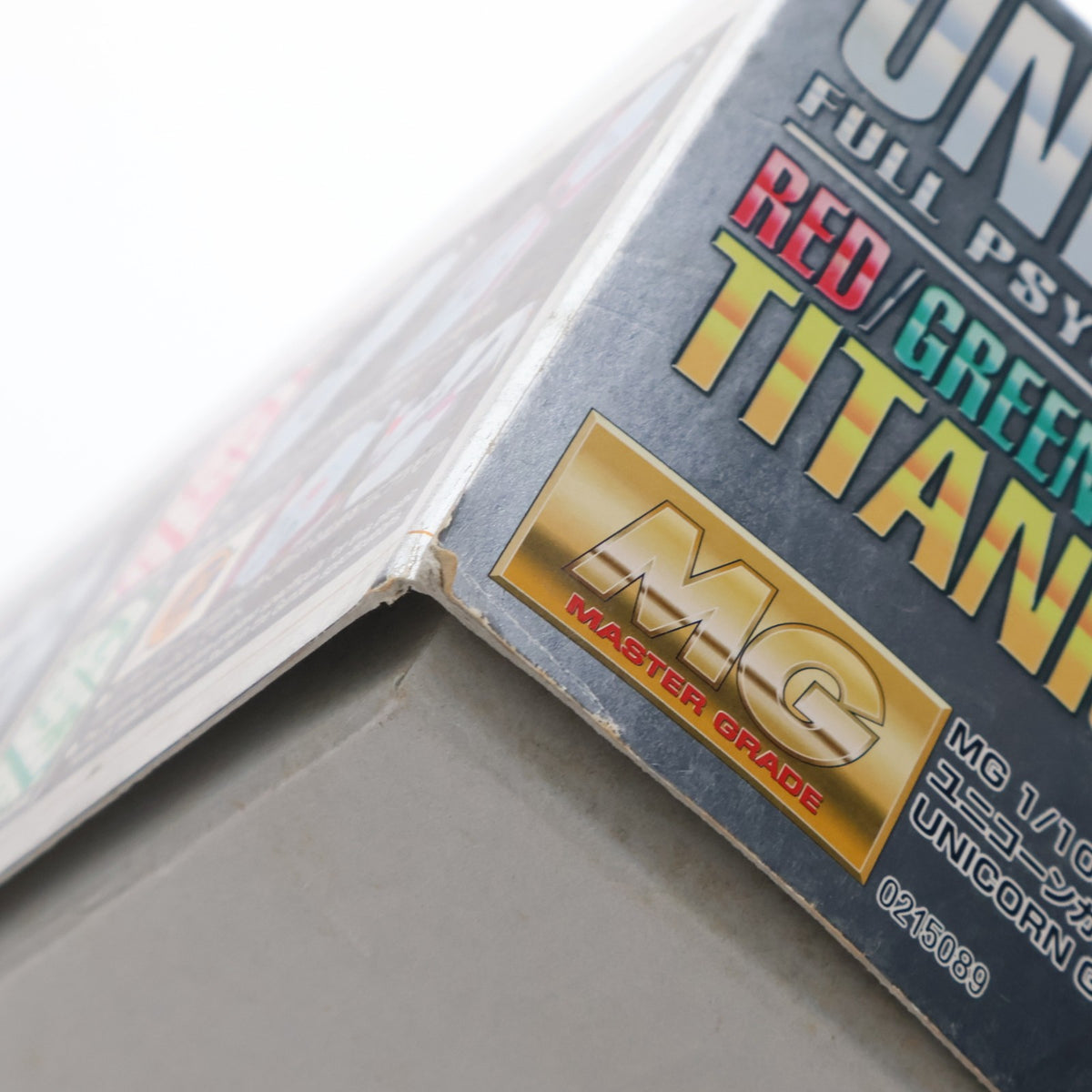 【中古即納】[PTM] MG 1/100 ユニコーンガンダム チタニウムフィニッシュ(レッド/グリーンフレーム ツインフレームエディション) 機動戦士ガンダムUC(ユニコーン) プラモデル バンダイ(19991231)