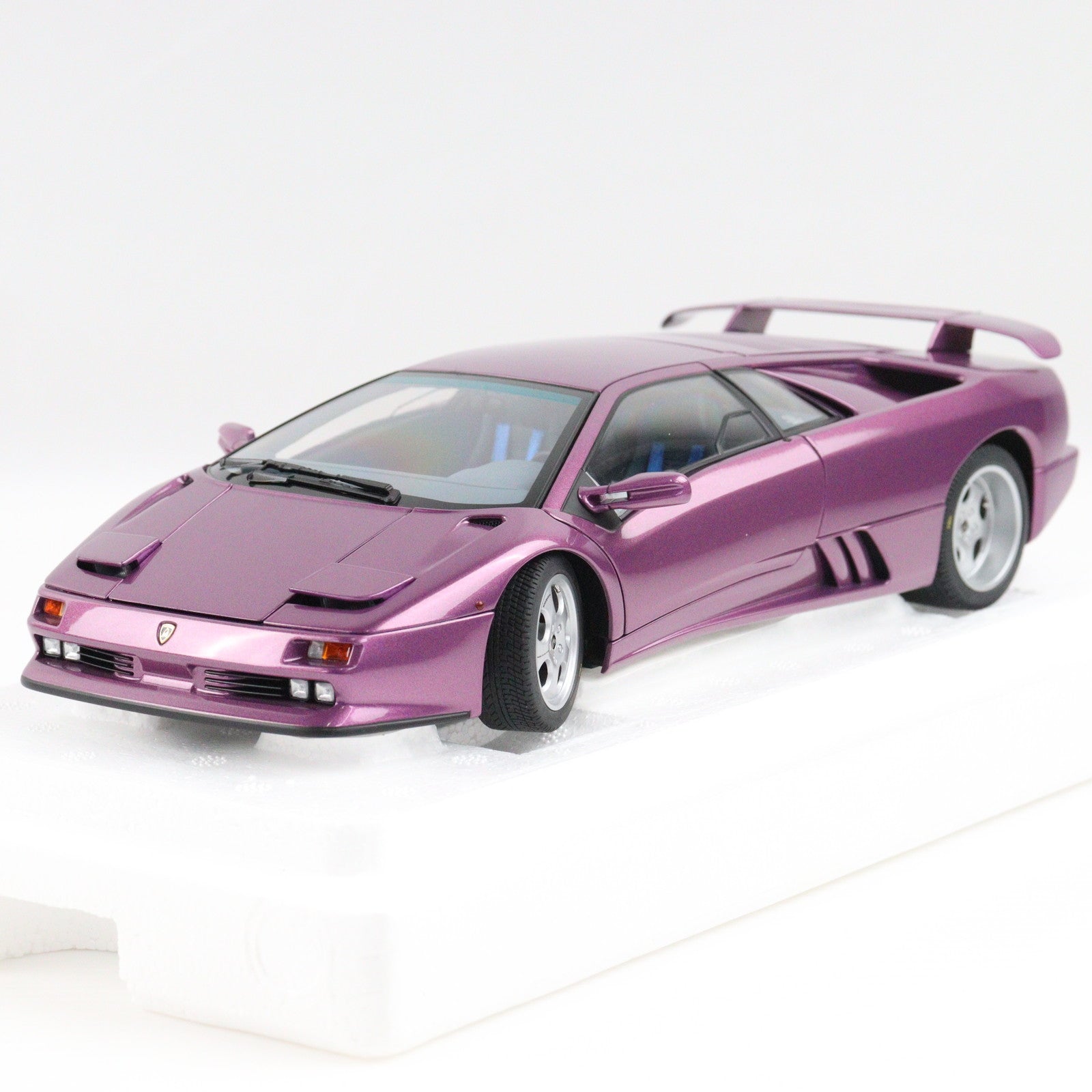 【中古即納】[MDL] (再販) オートアート・コンポジットモデルシリーズ 1/18 ランボルギーニ ディアブロ SE30 イオタ(メタリック・パープル) 完成品 ミニカー(79142) AUTOart(オートアート)(20240930)